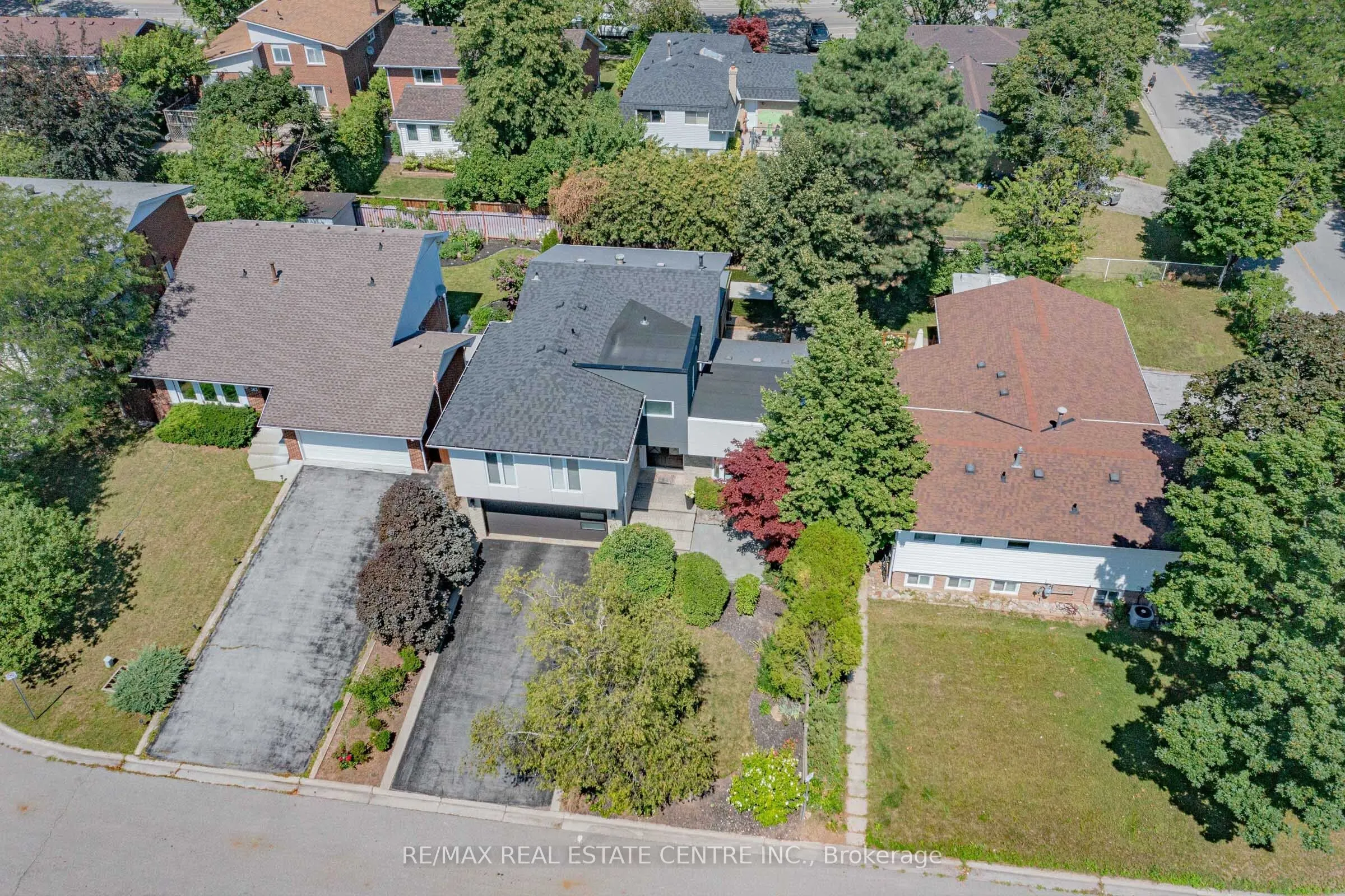 365 Lynn Place