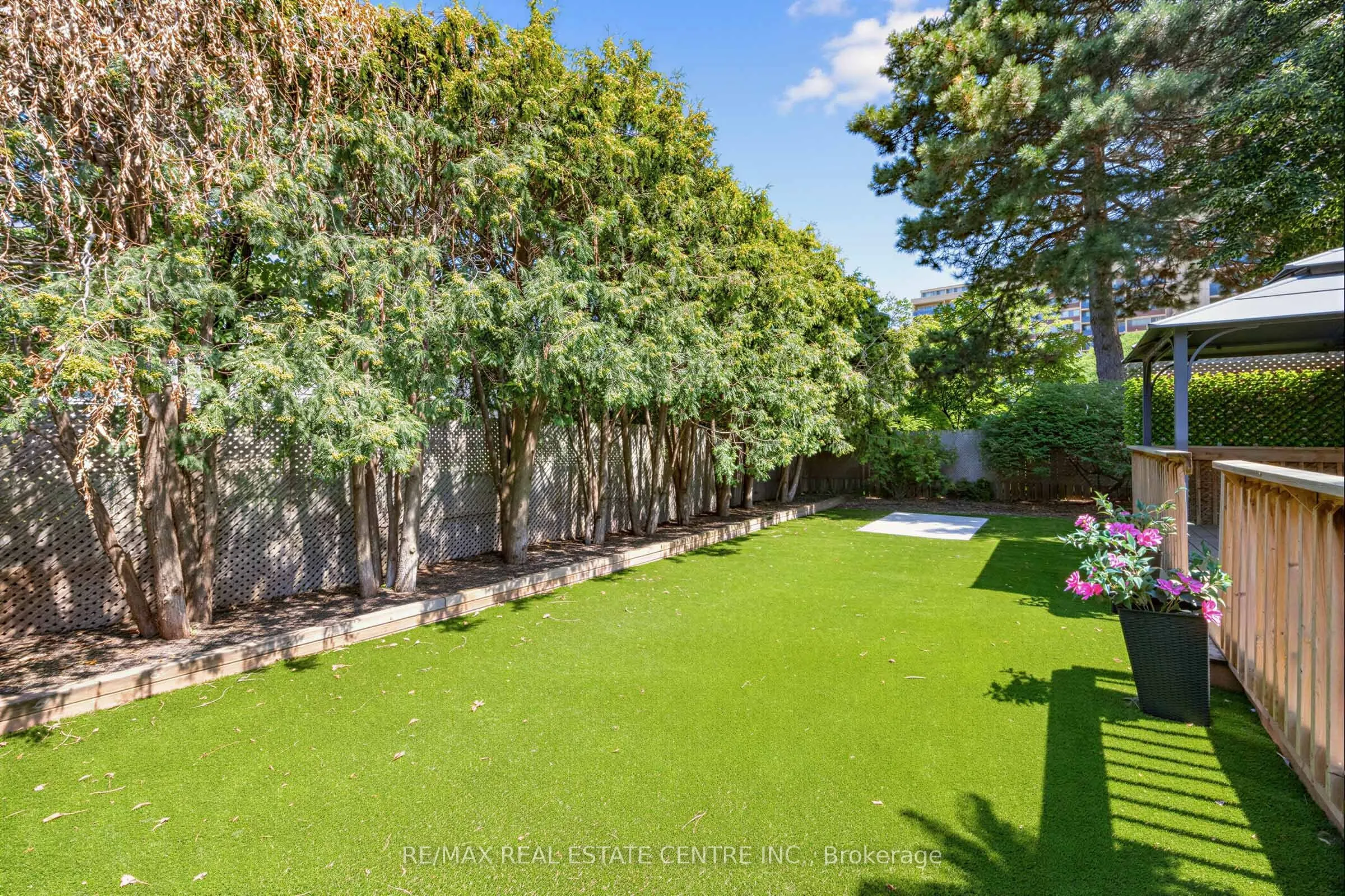 365 Lynn Place