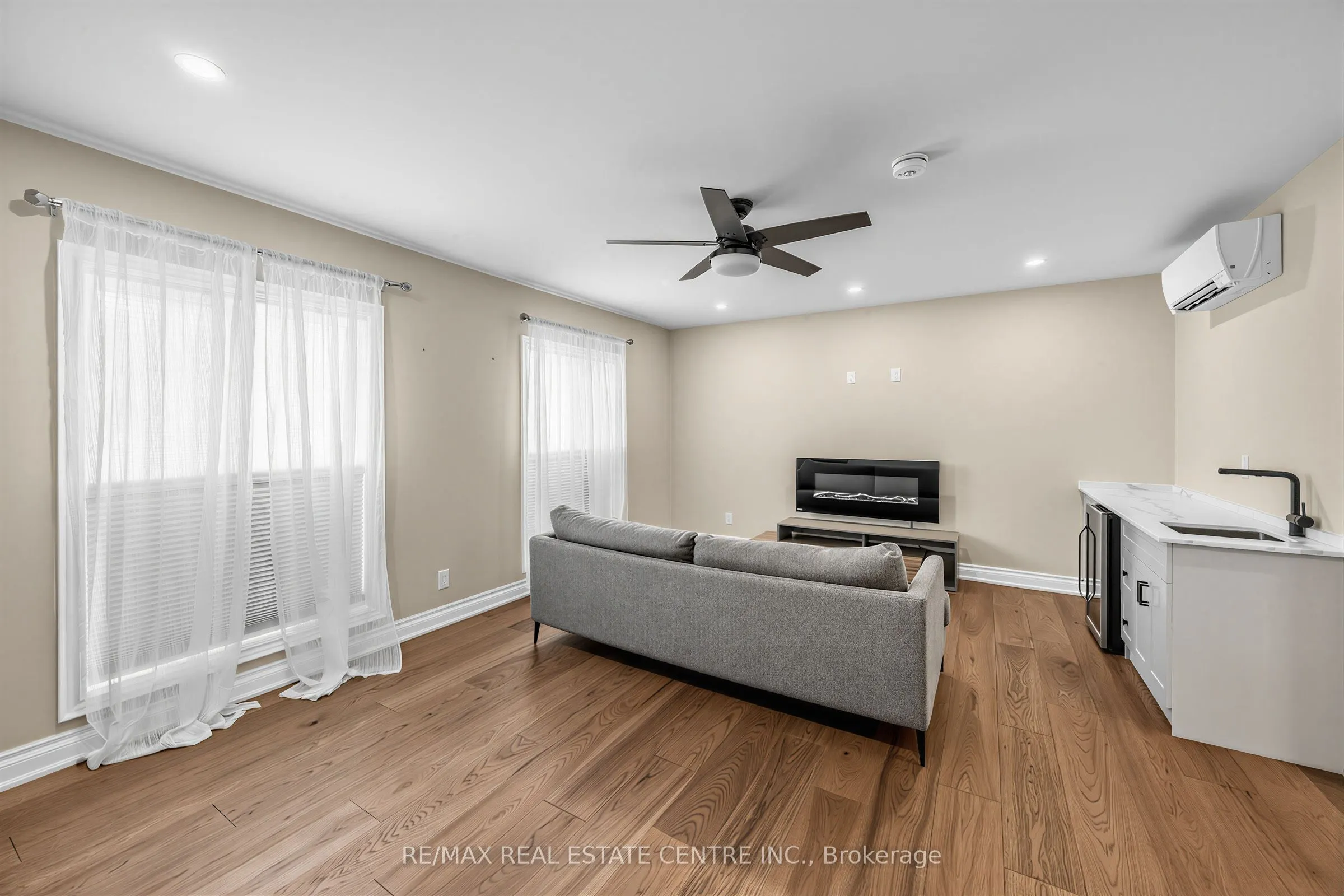 365 Lynn Place