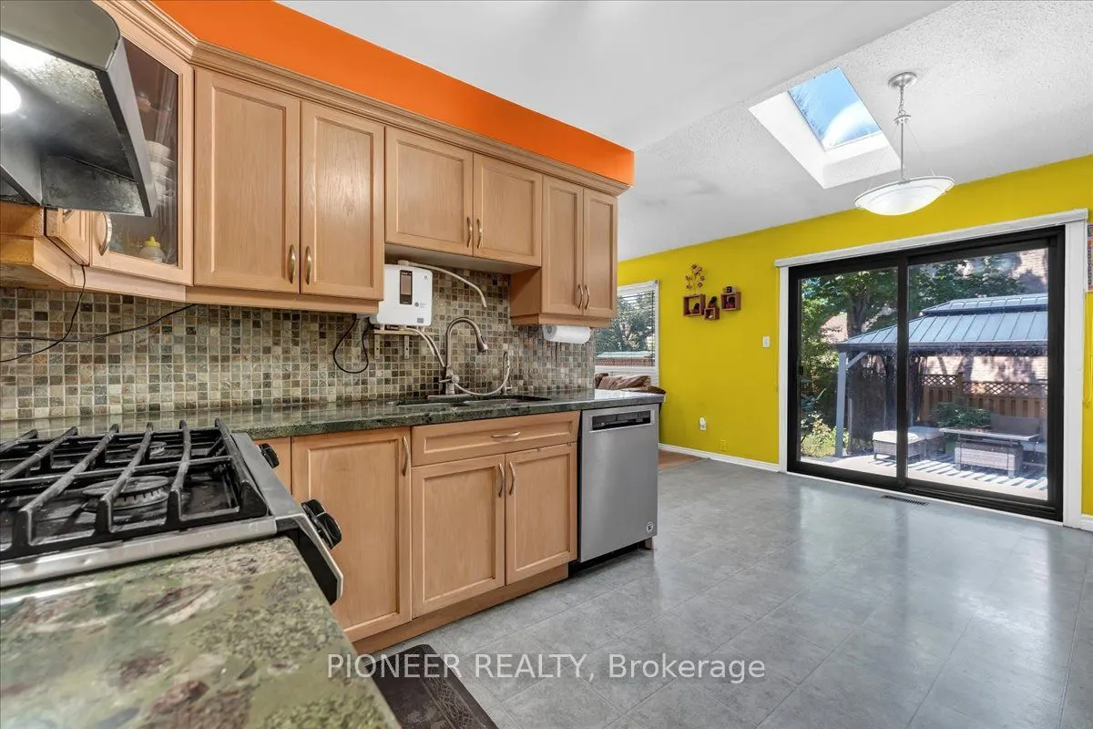 6452 Eastridge Road