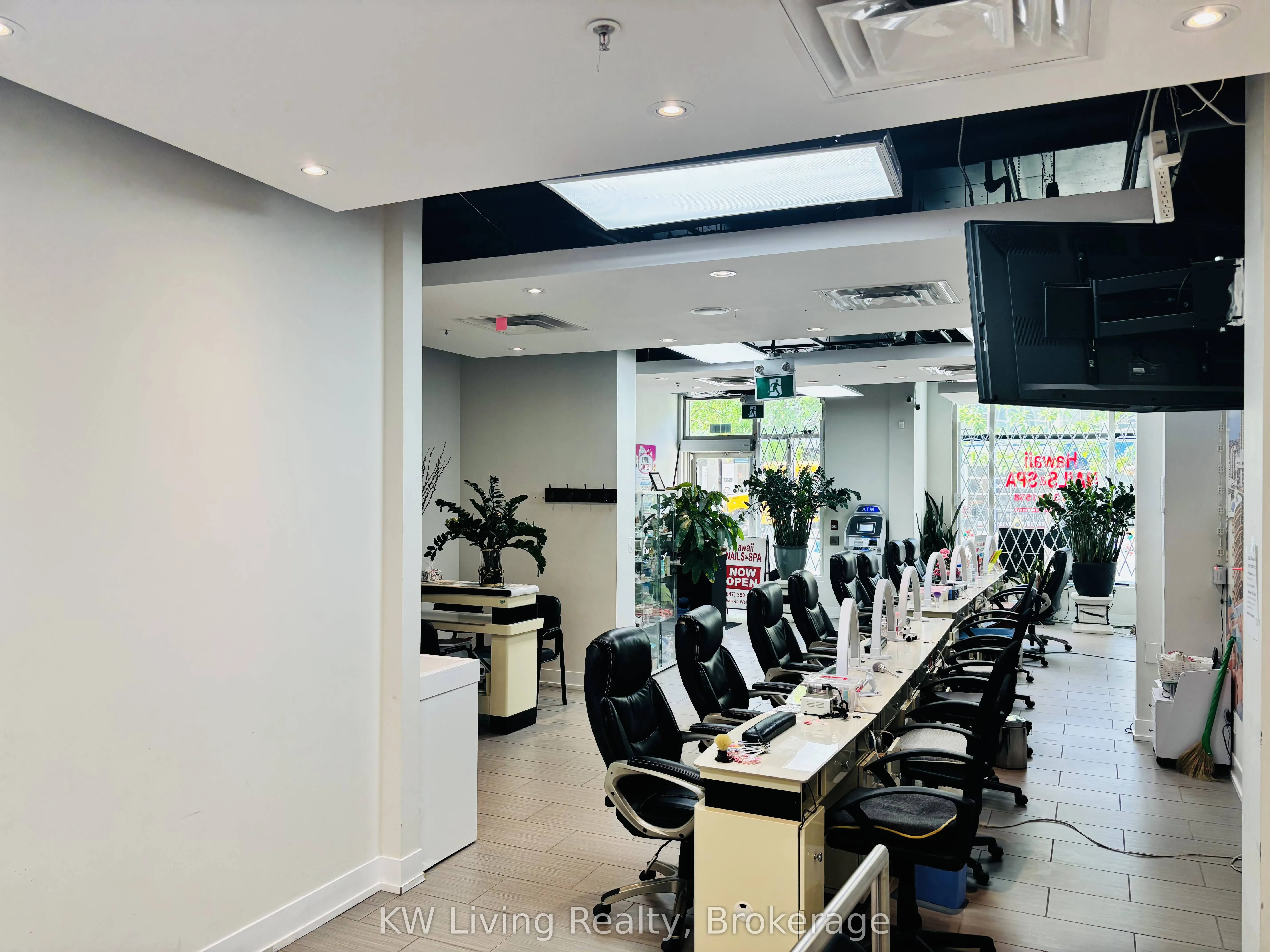 1642 Bloor Street W