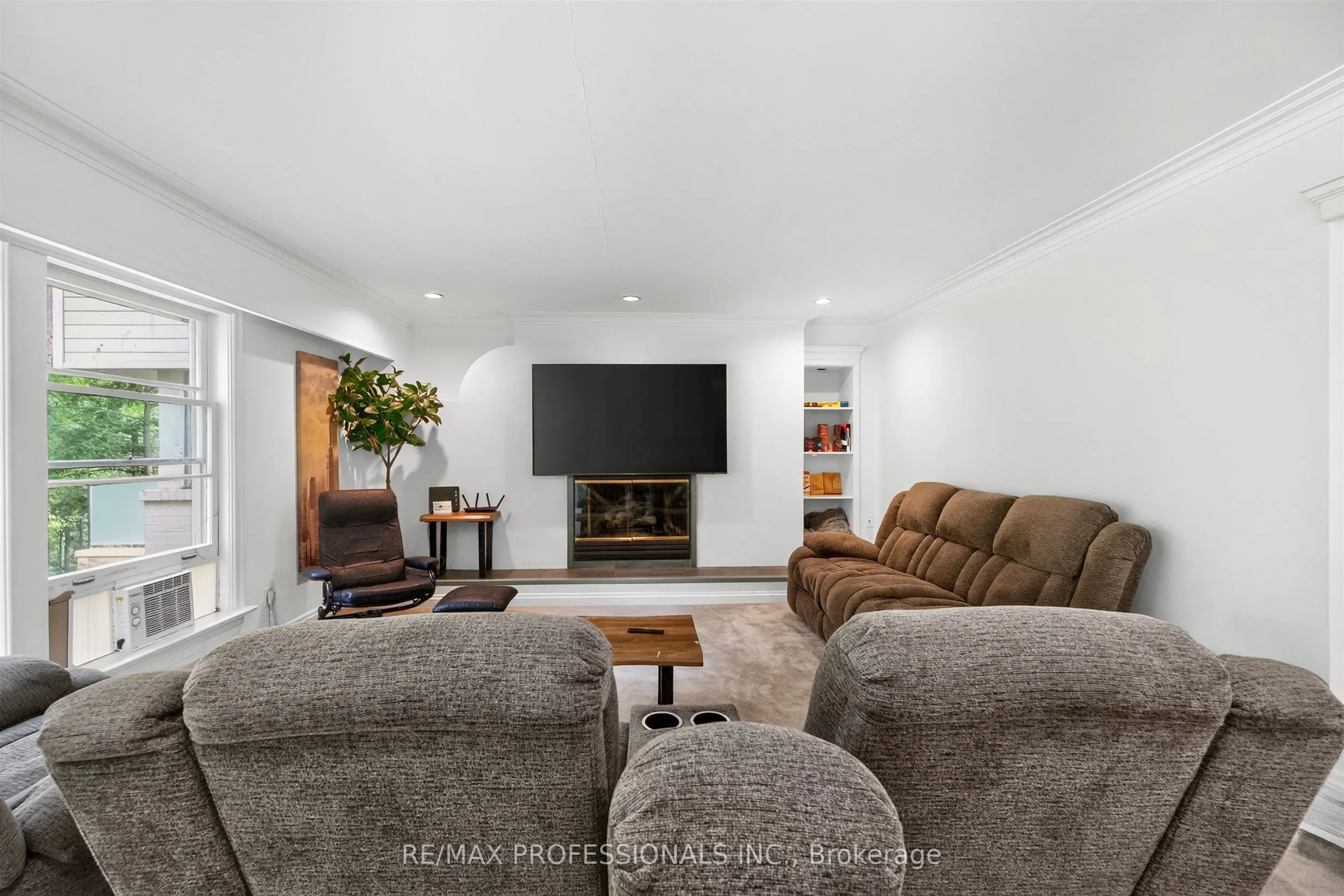 89 Valecrest Drive