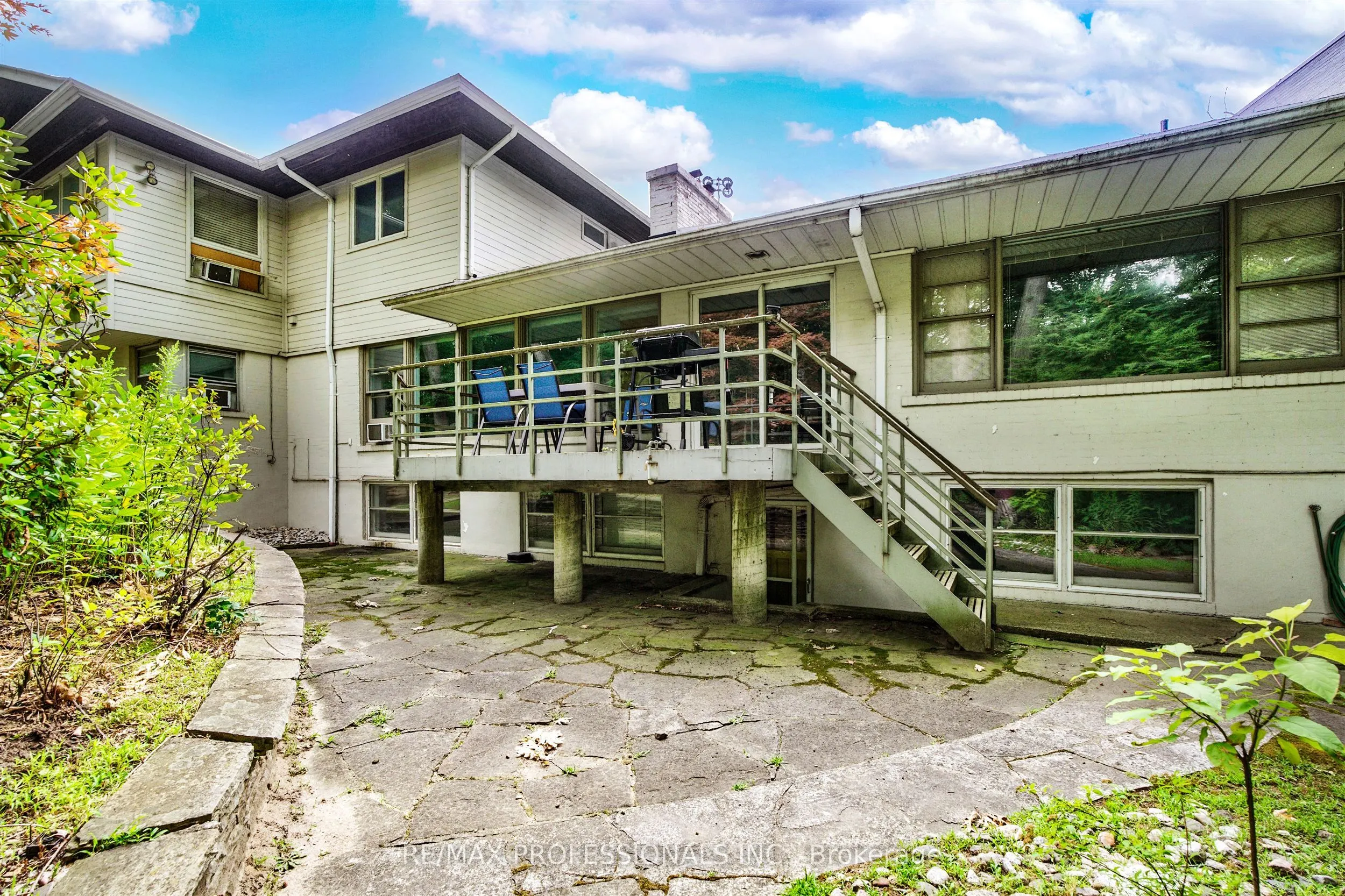 89 Valecrest Drive