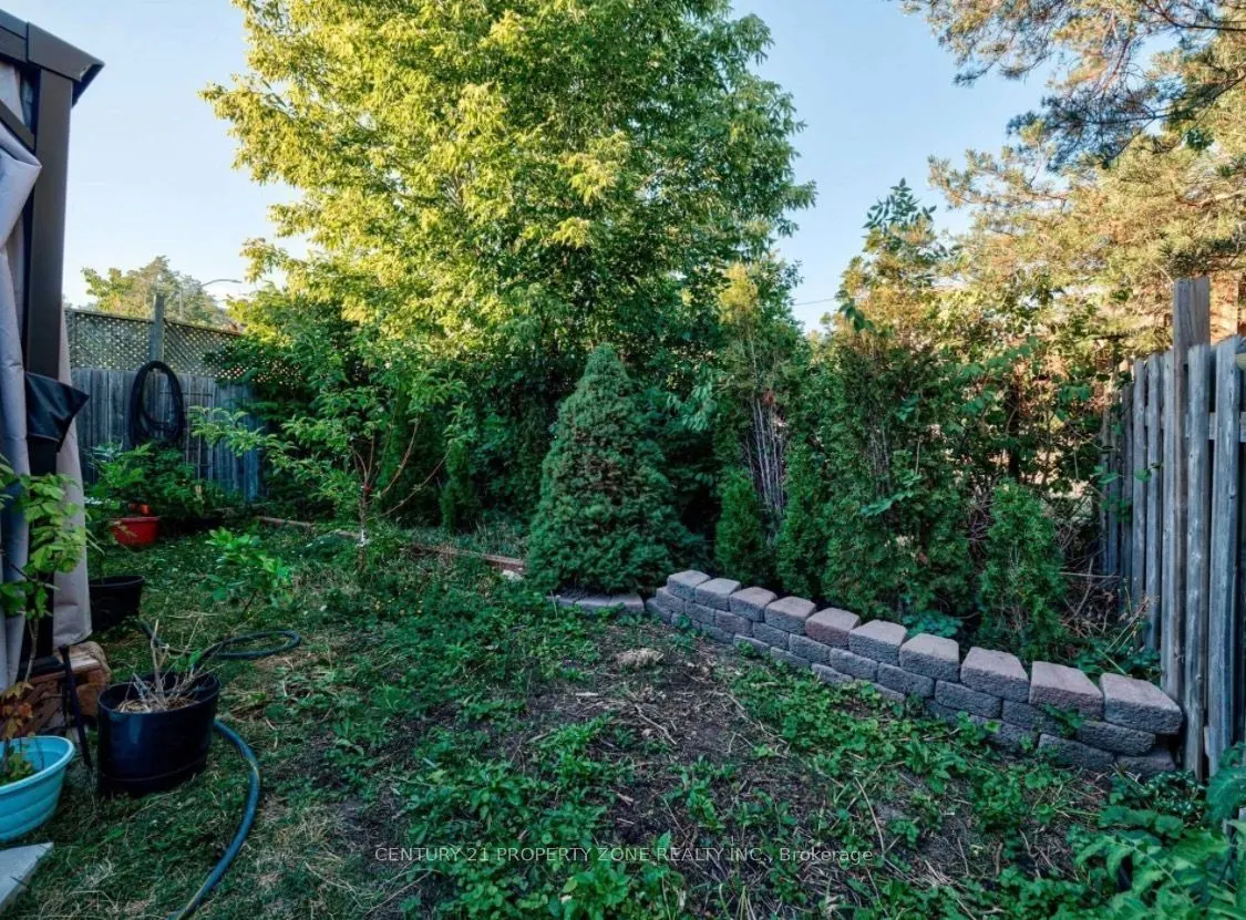 6 Roehampton Crescent W #Basement