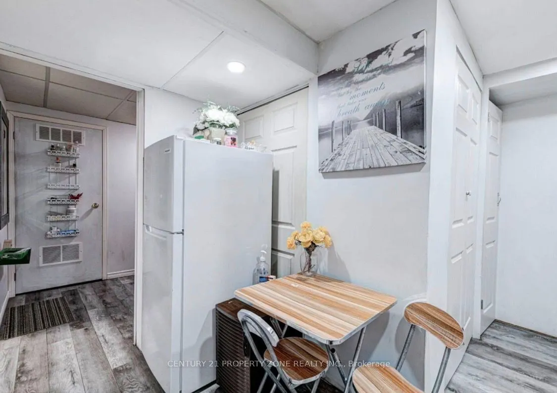 6 Roehampton Crescent W #Basement