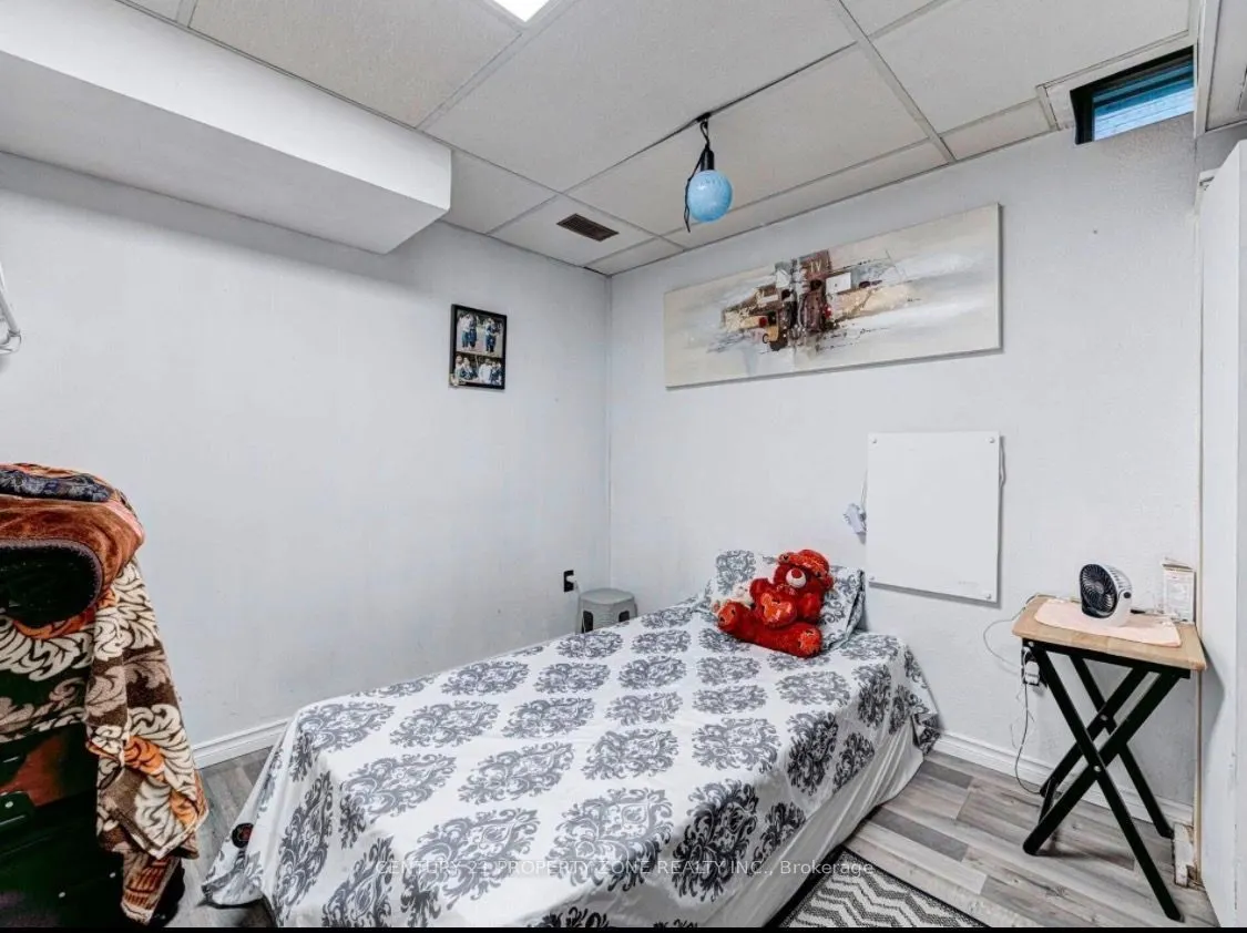 6 Roehampton Crescent W #Basement