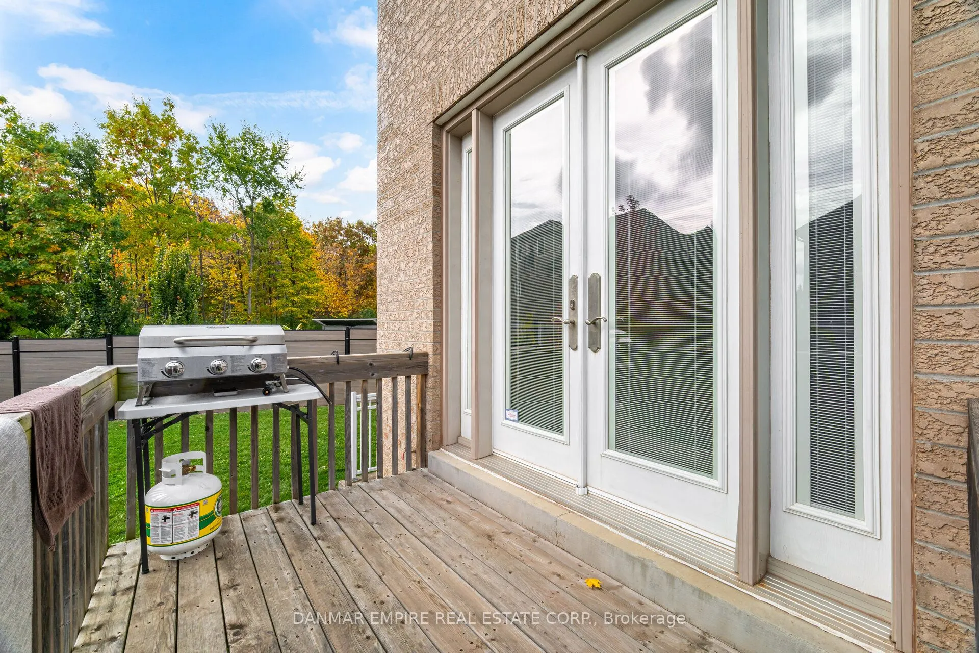 2118 Vineland Crescent