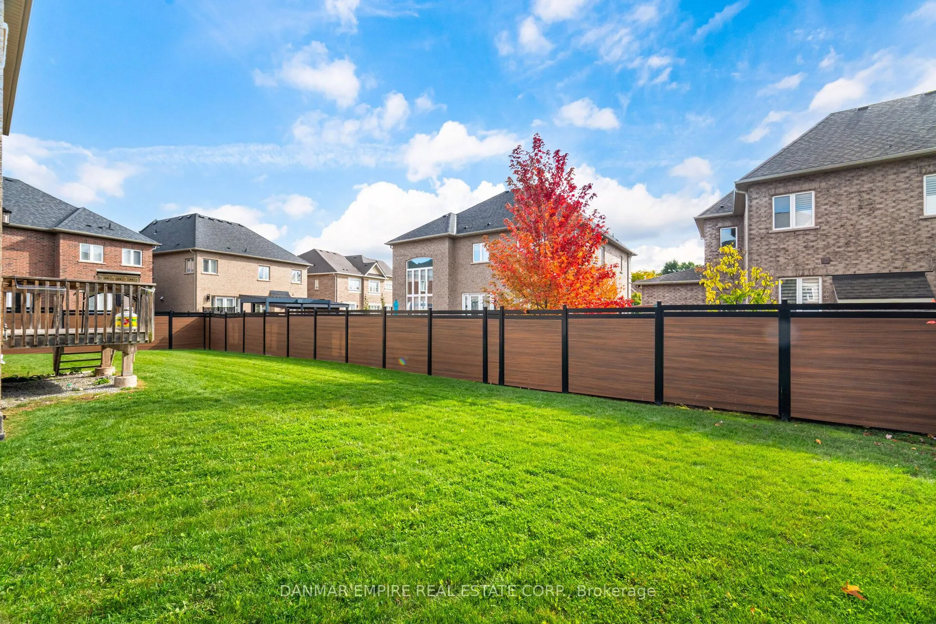 2118 Vineland Crescent