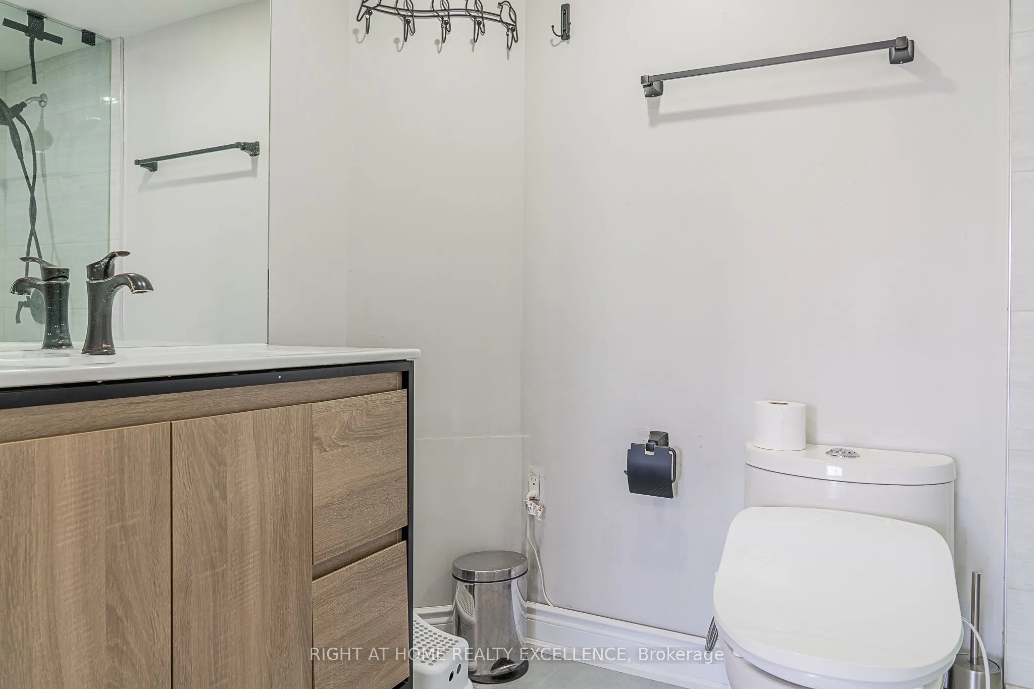 45 Kingsbridge Garden Circle #2410