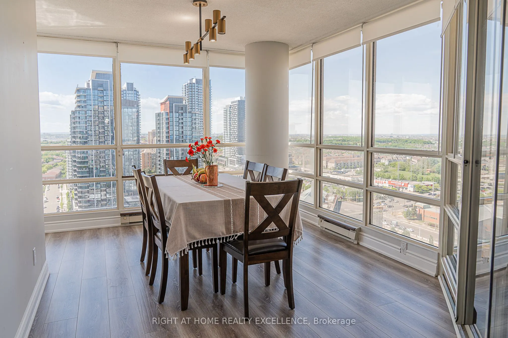 45 Kingsbridge Garden Circle #2410