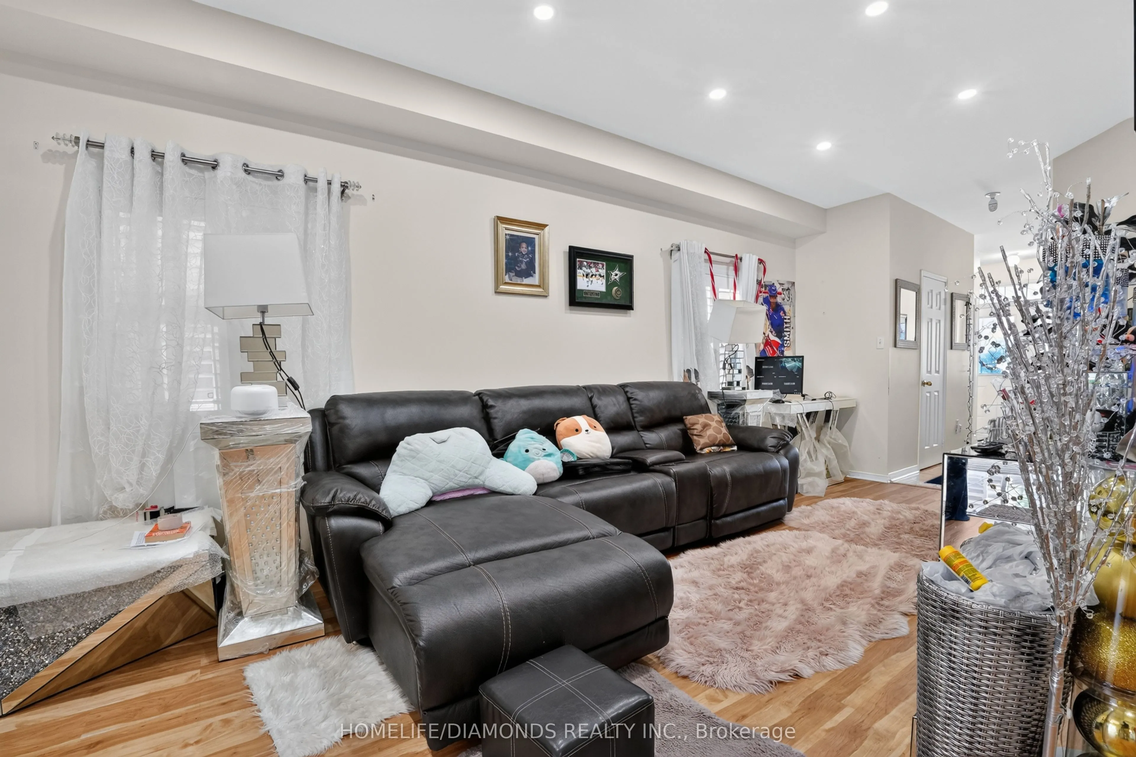 58 Fandango Drive