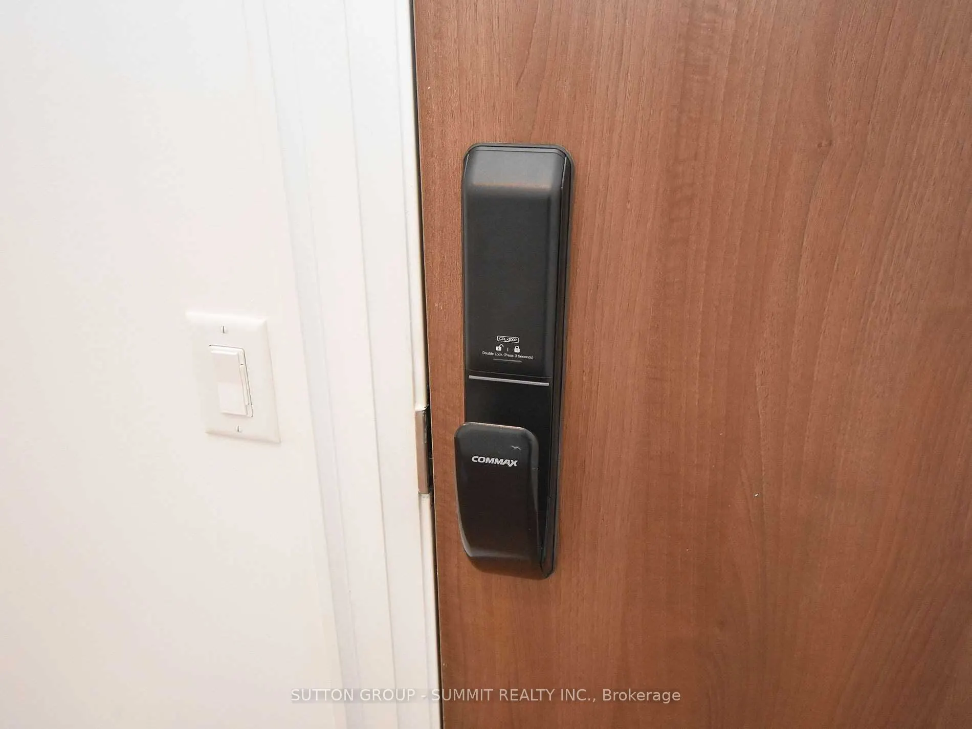 21 PARK Street E #1606