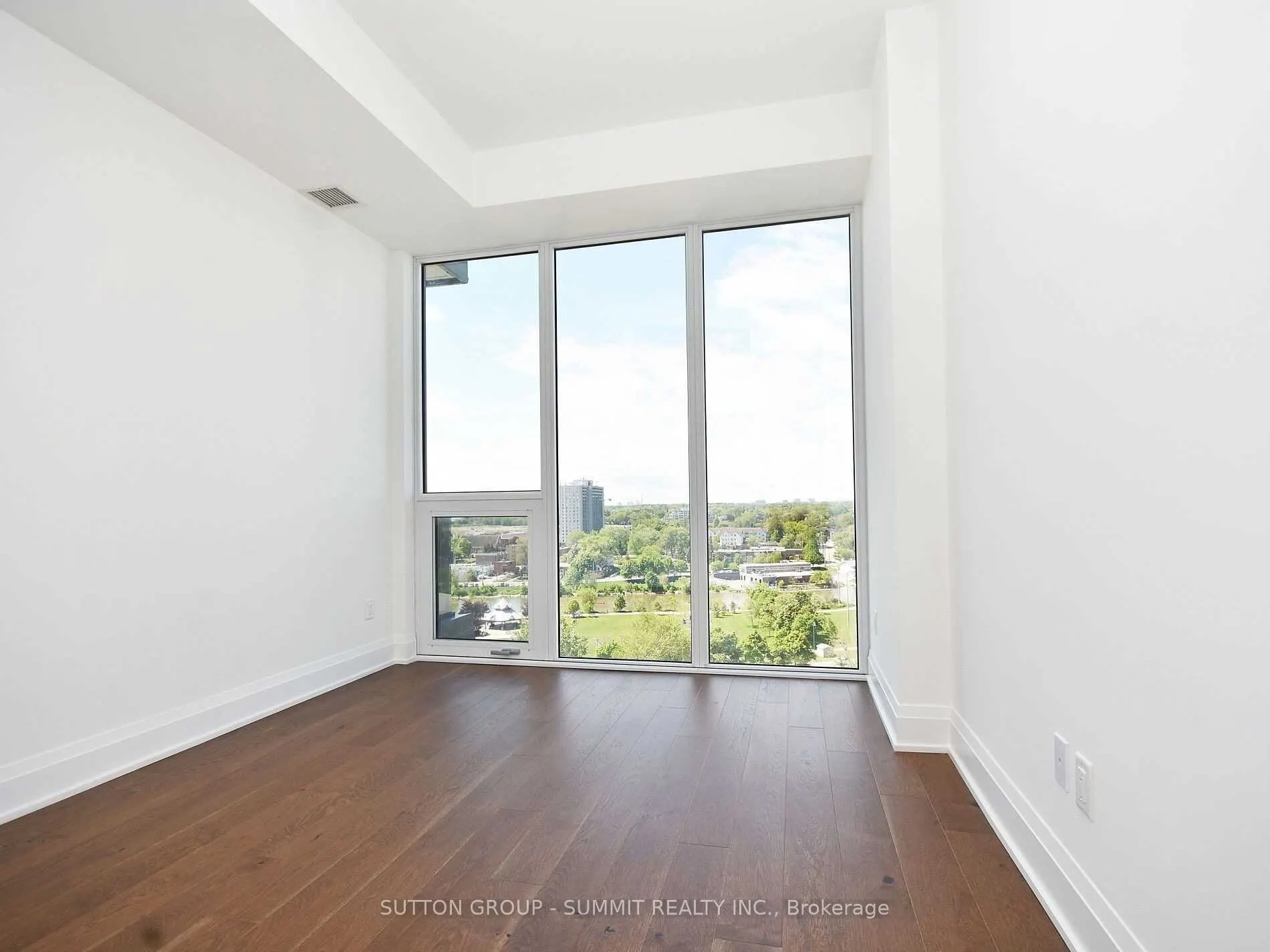 21 PARK Street E #1606