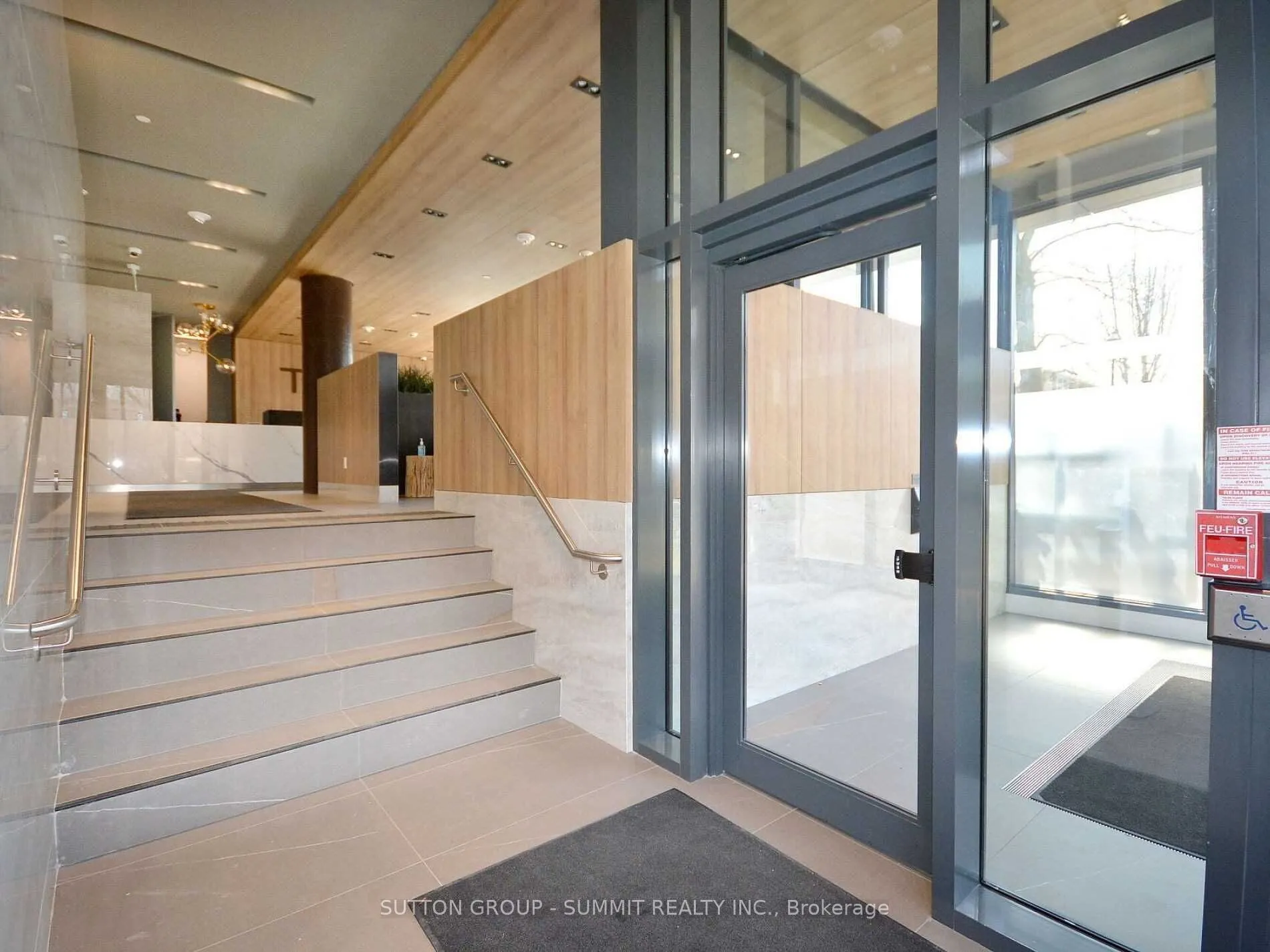 21 PARK Street E #1606
