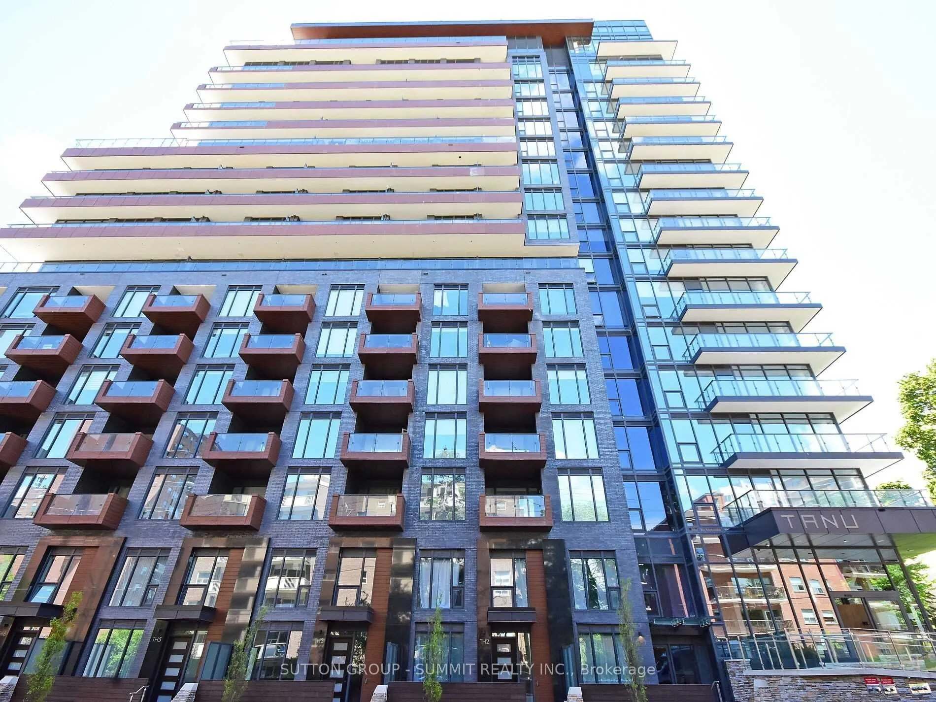 21 PARK Street E #1606