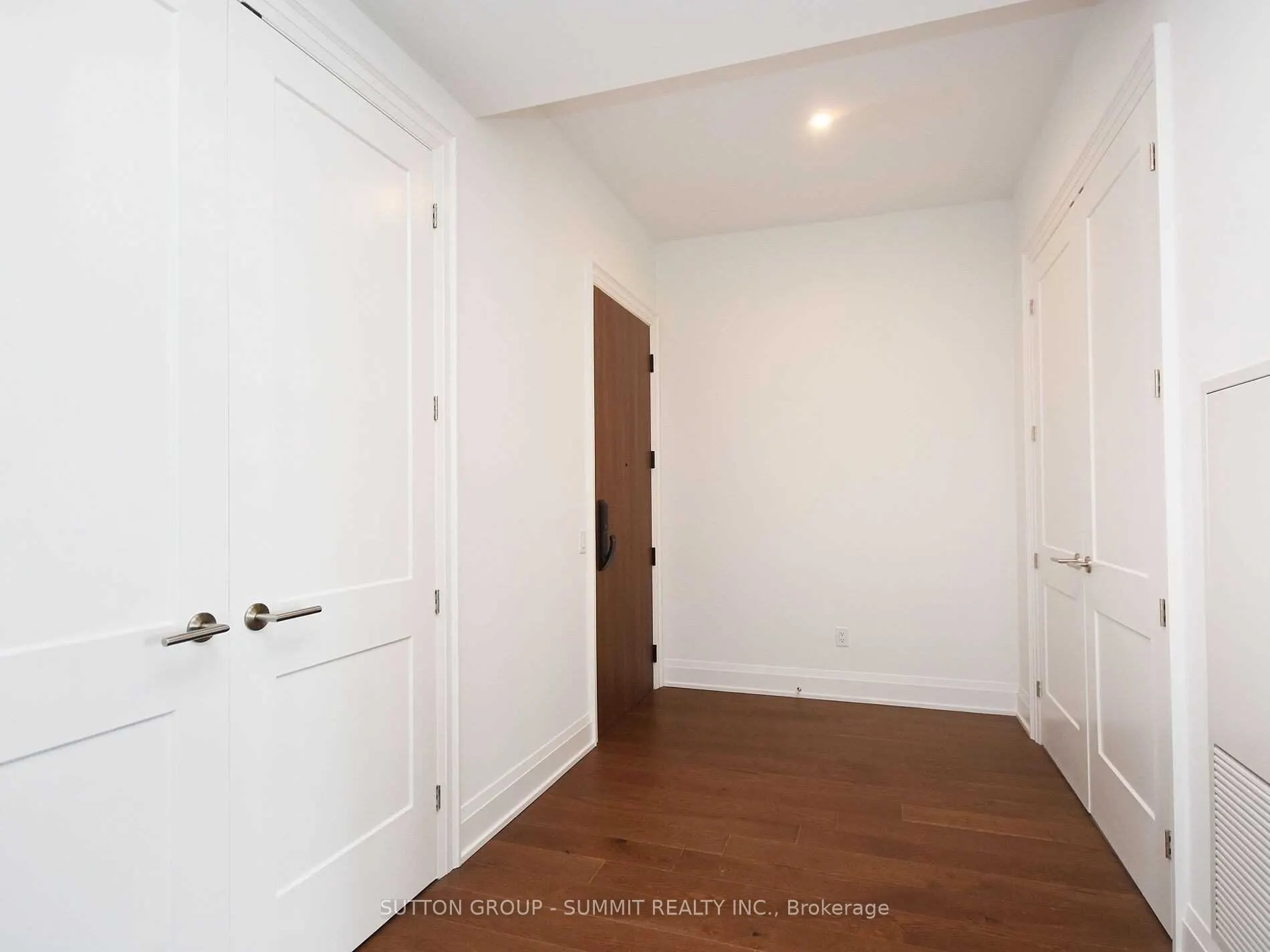21 PARK Street E #1606