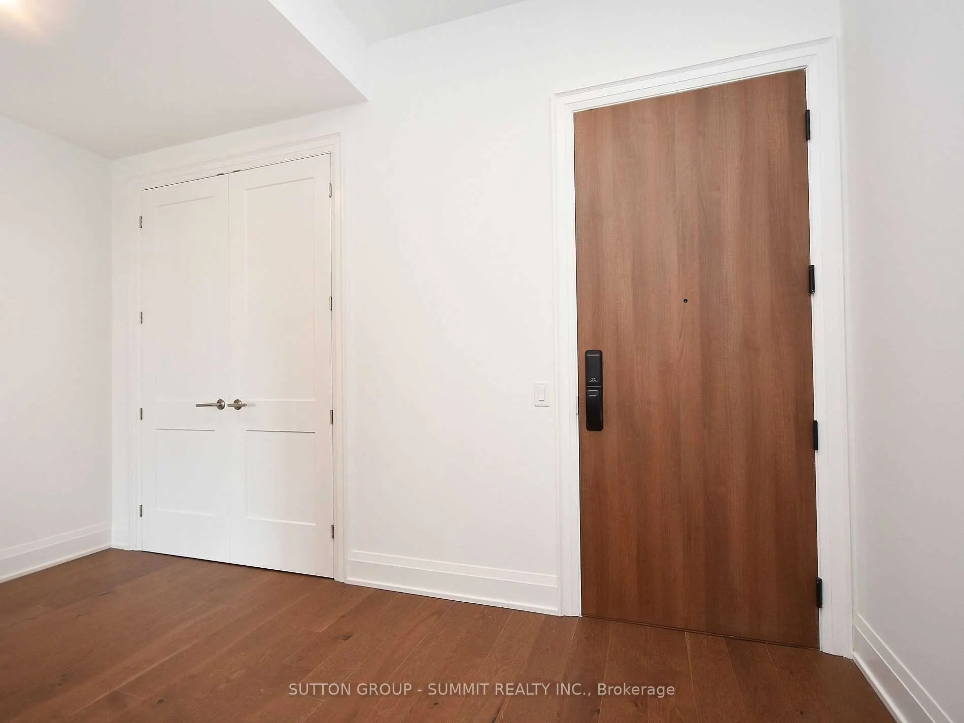 21 PARK Street E #1606