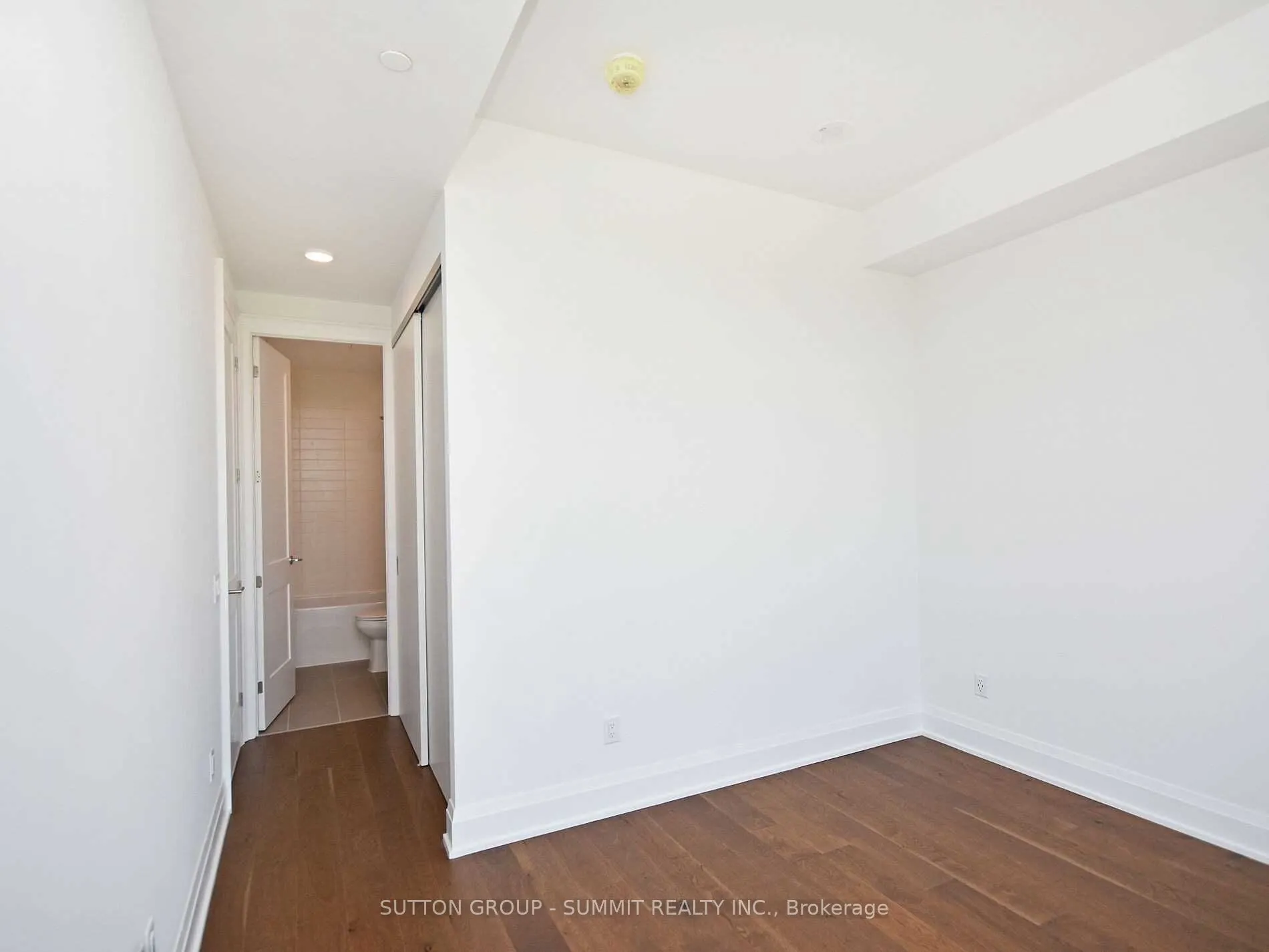 21 PARK Street E #1606