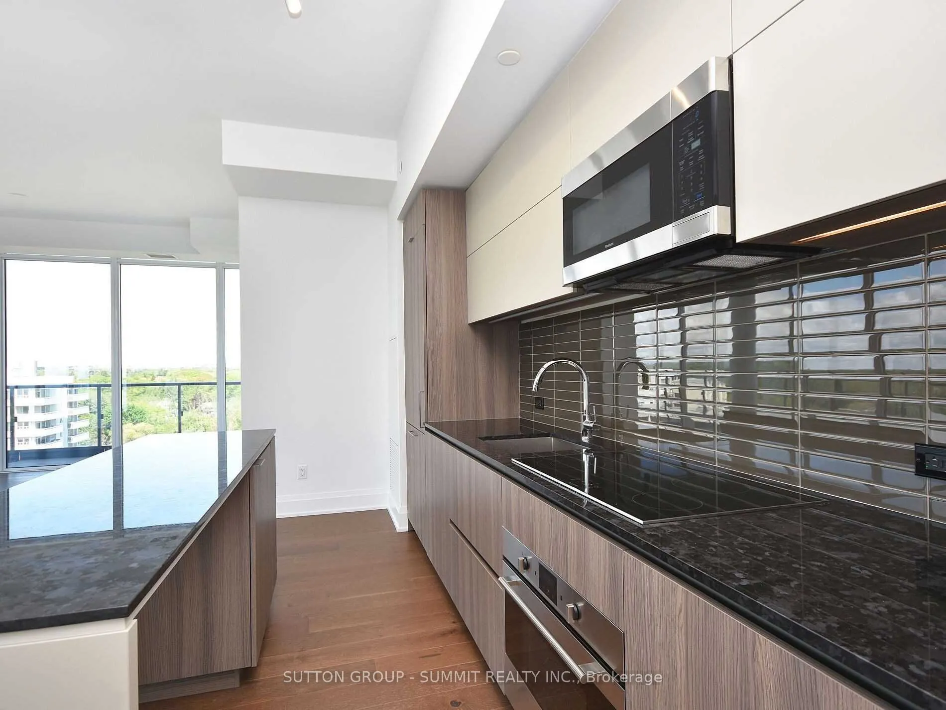 21 PARK Street E #1606