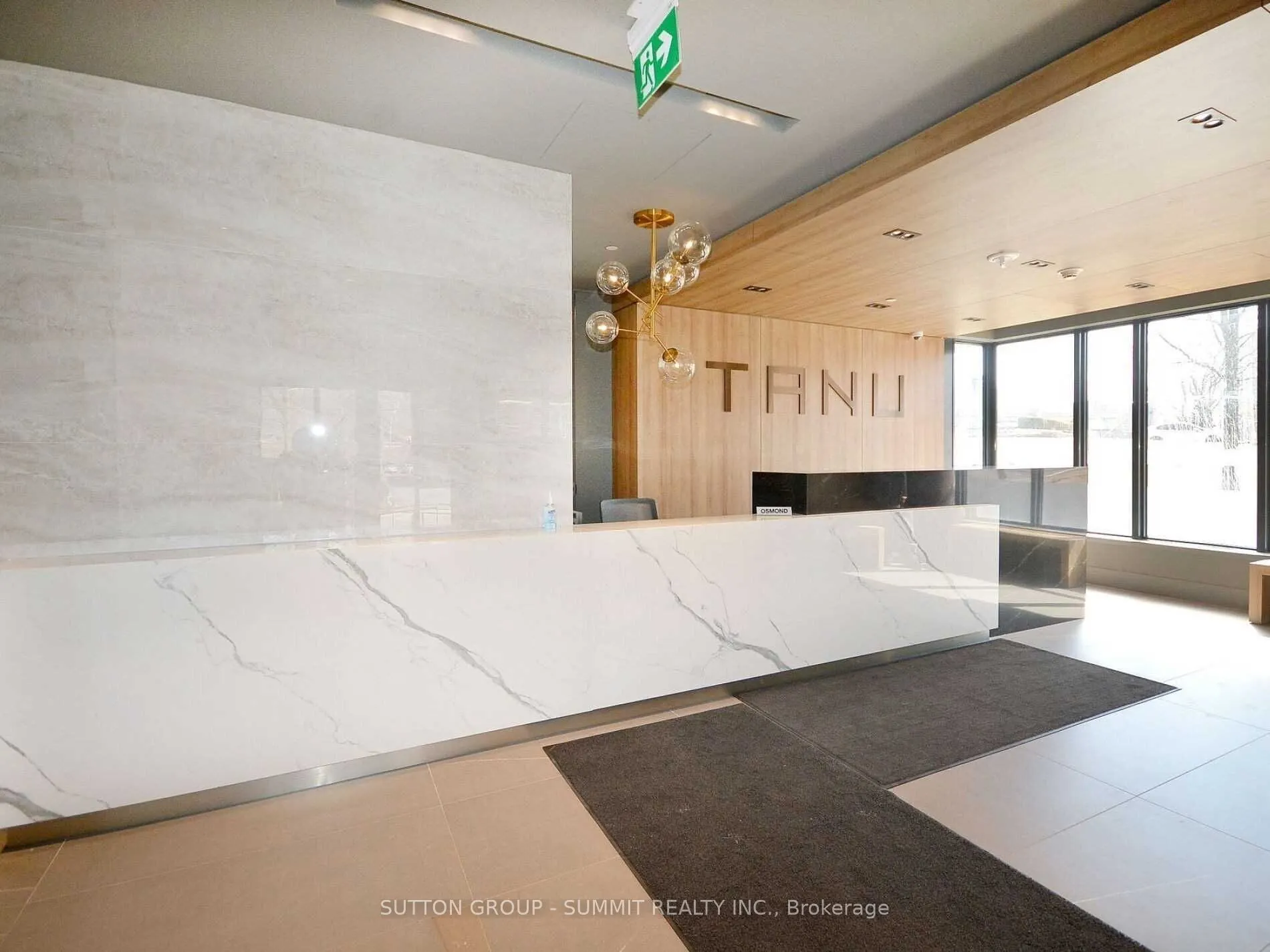 21 PARK Street E #1606