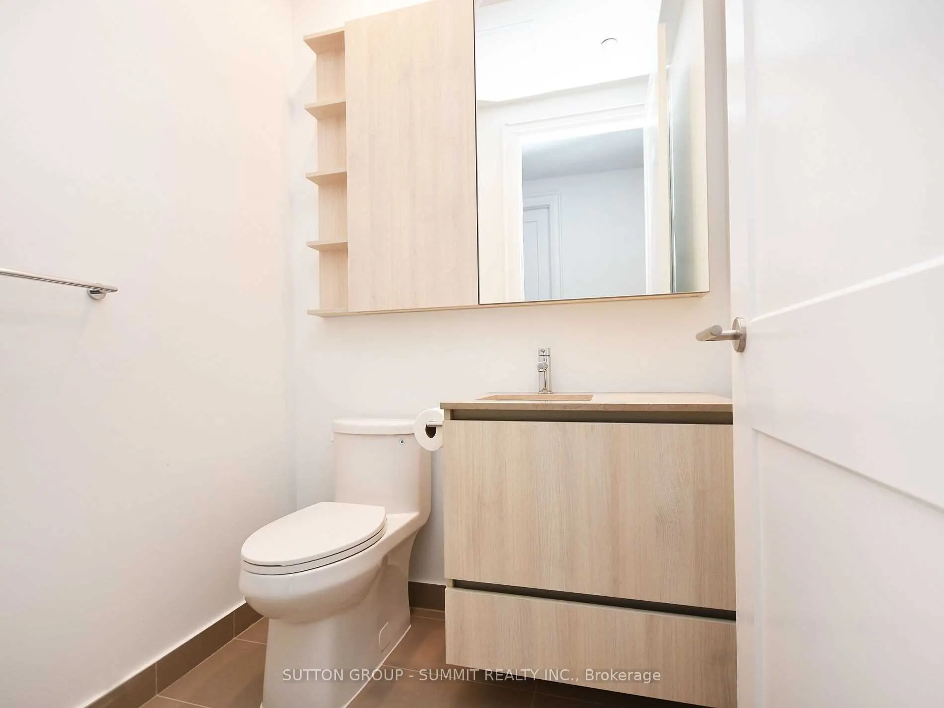 21 PARK Street E #1606