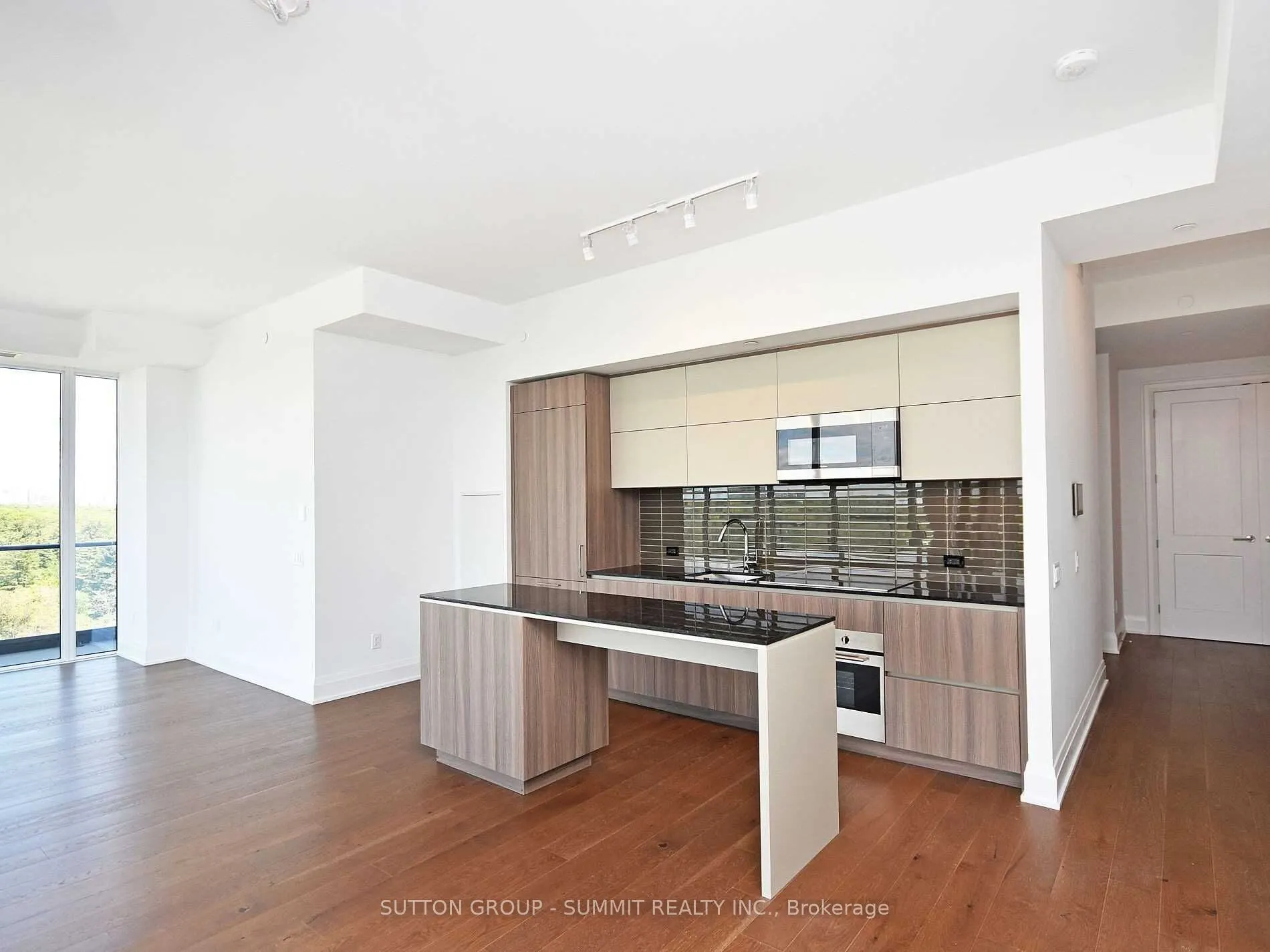 21 PARK Street E #1606