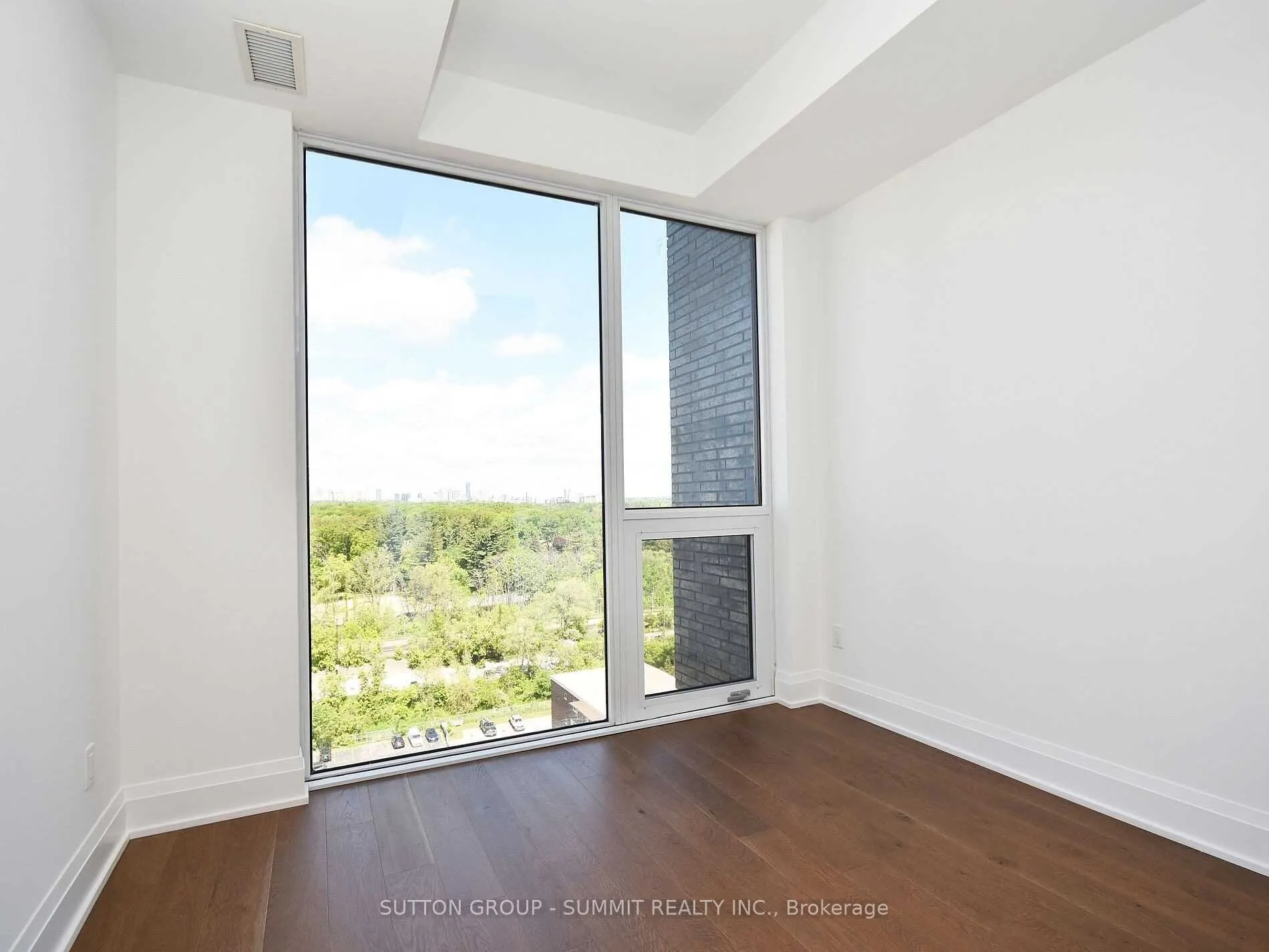 21 PARK Street E #1606