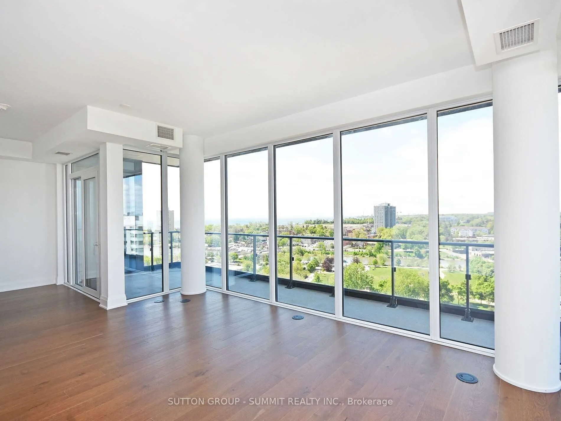 21 PARK Street E #1606