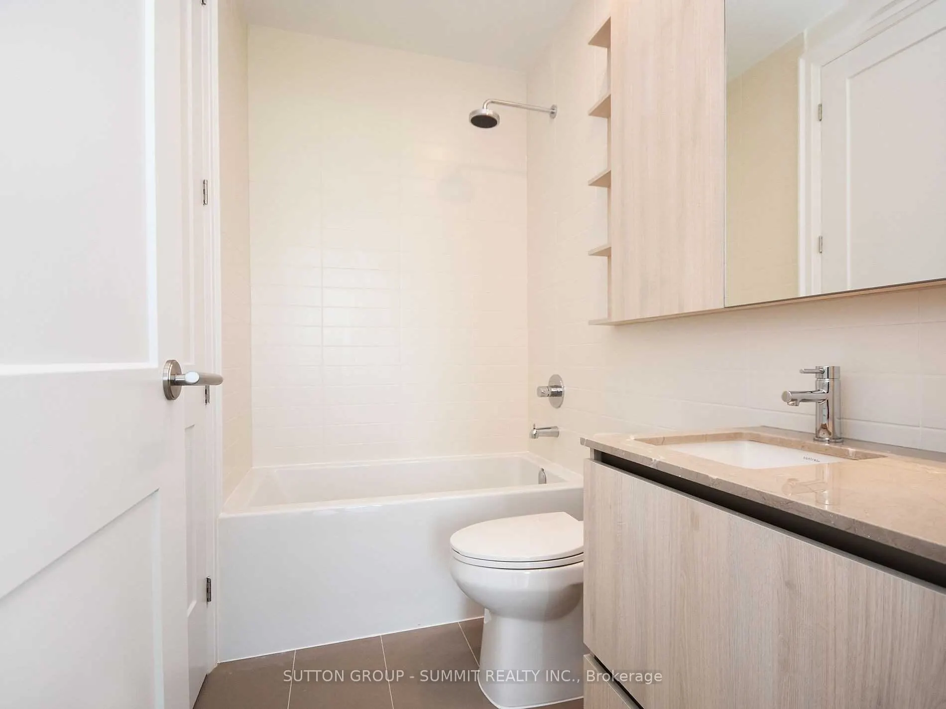 21 PARK Street E #1606