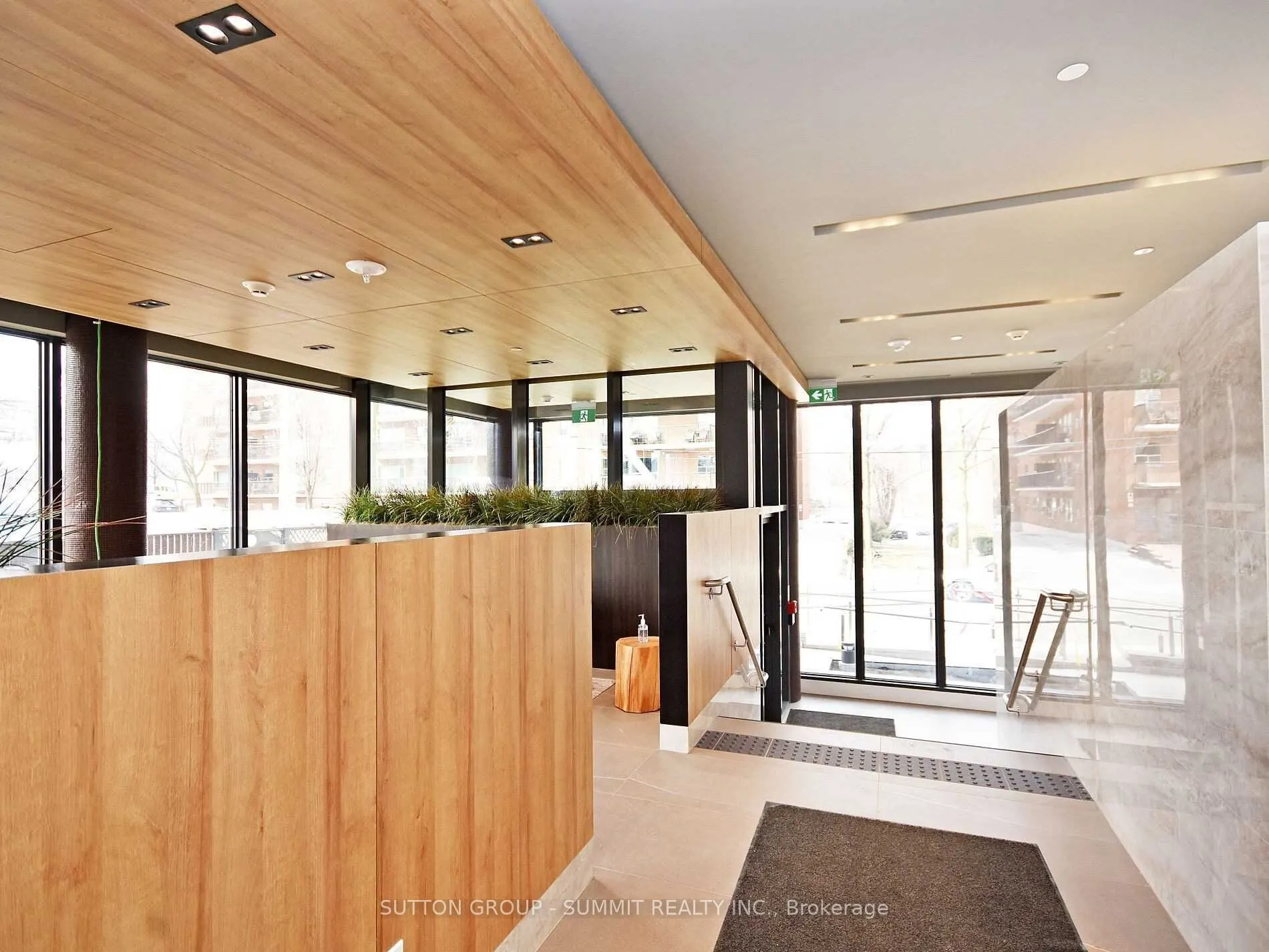 21 PARK Street E #1606
