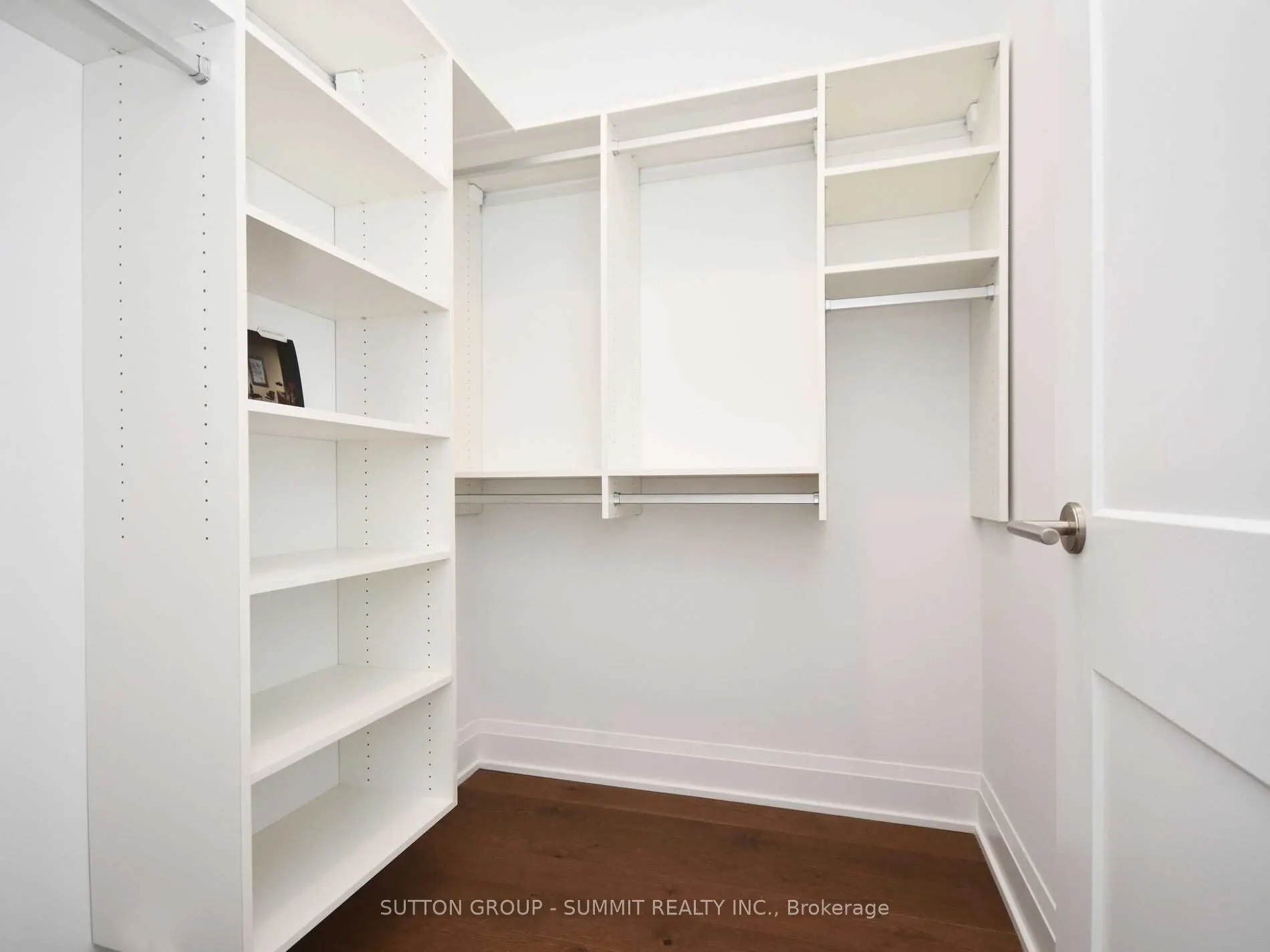 21 PARK Street E #1606