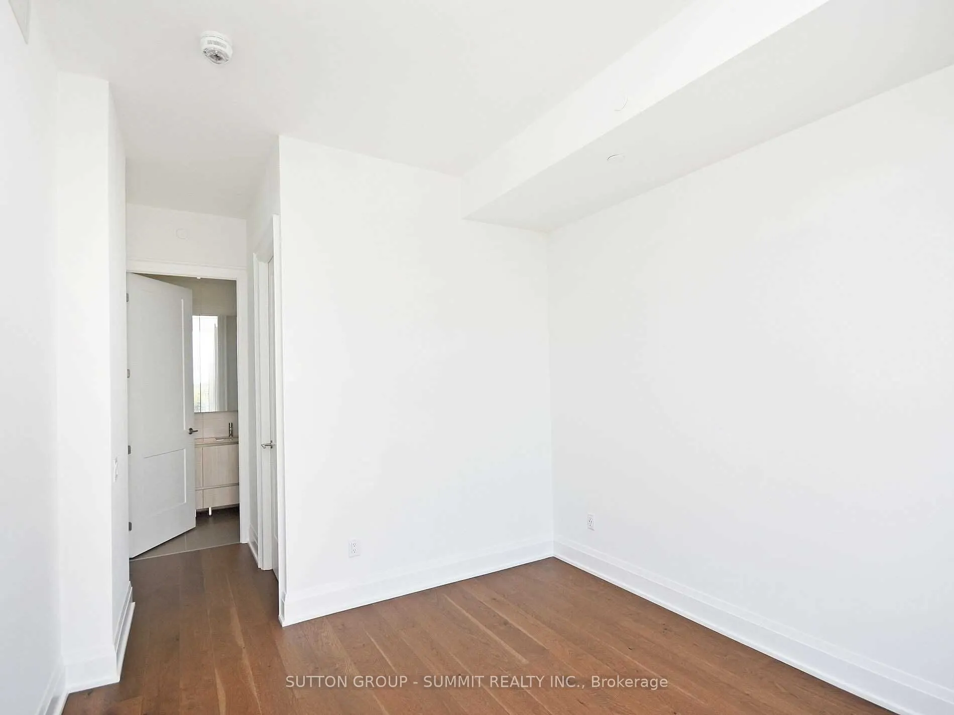 21 PARK Street E #1606