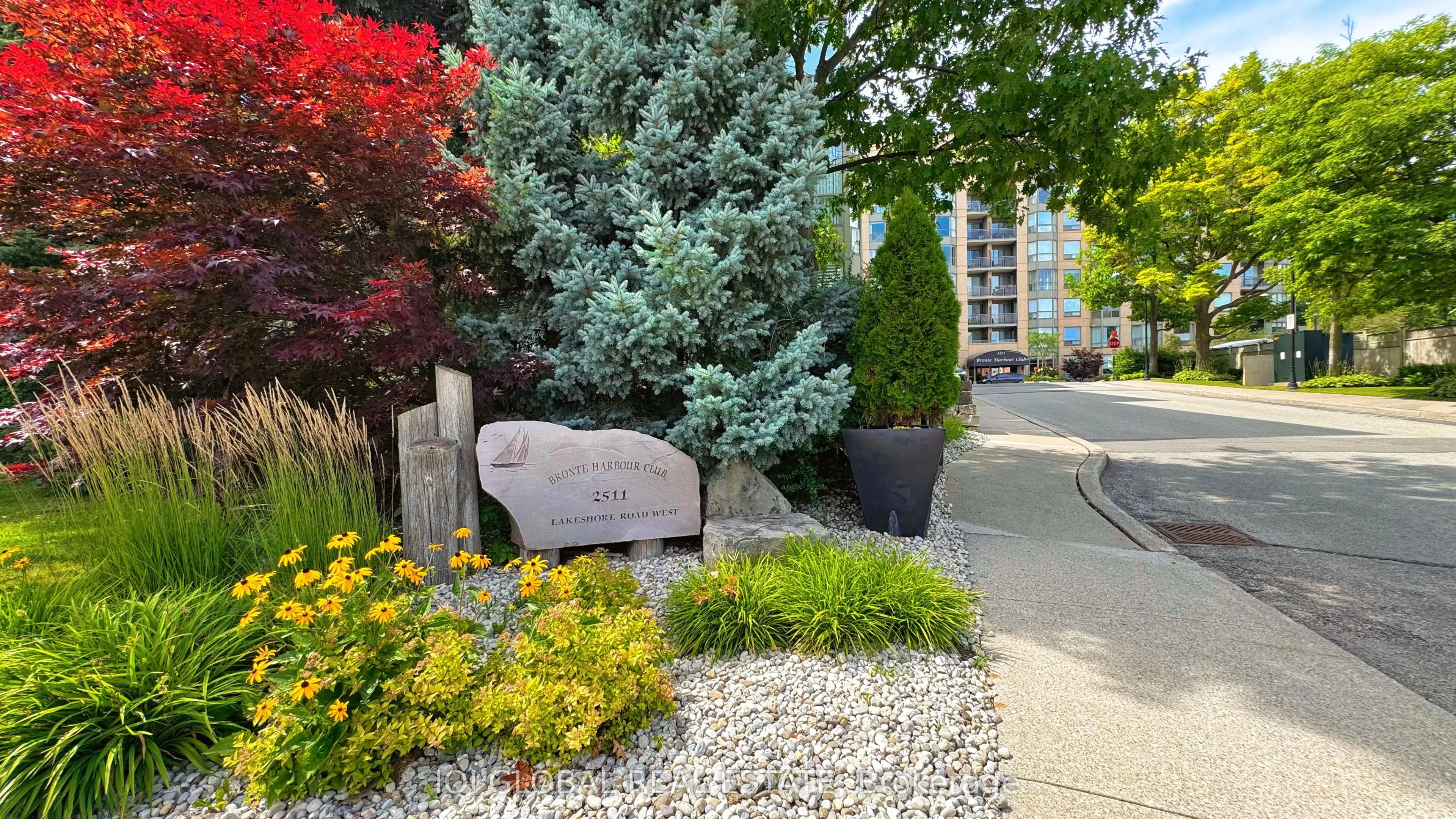 2511 Lakeshore Road W #109