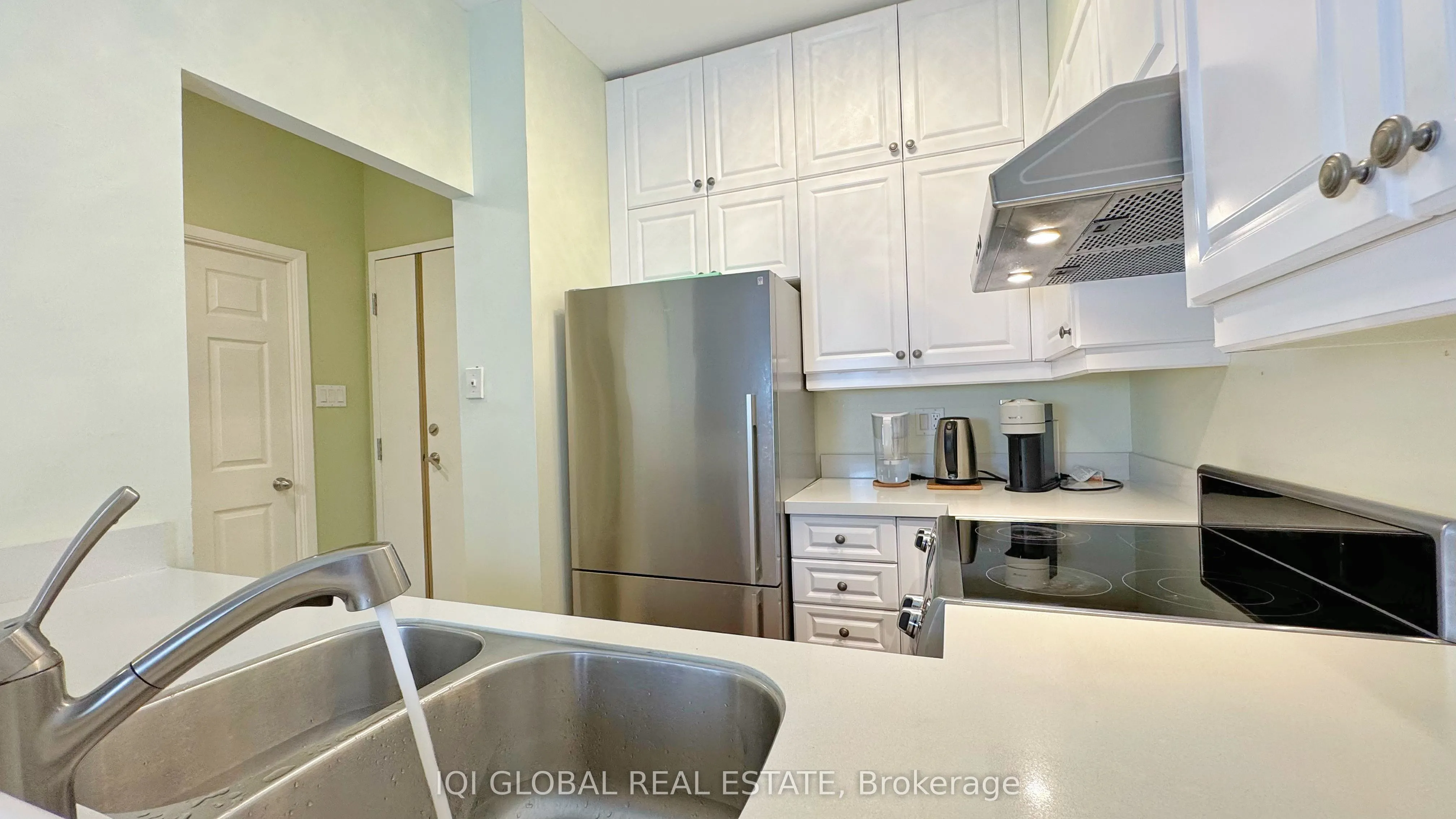 2511 Lakeshore Road W #109