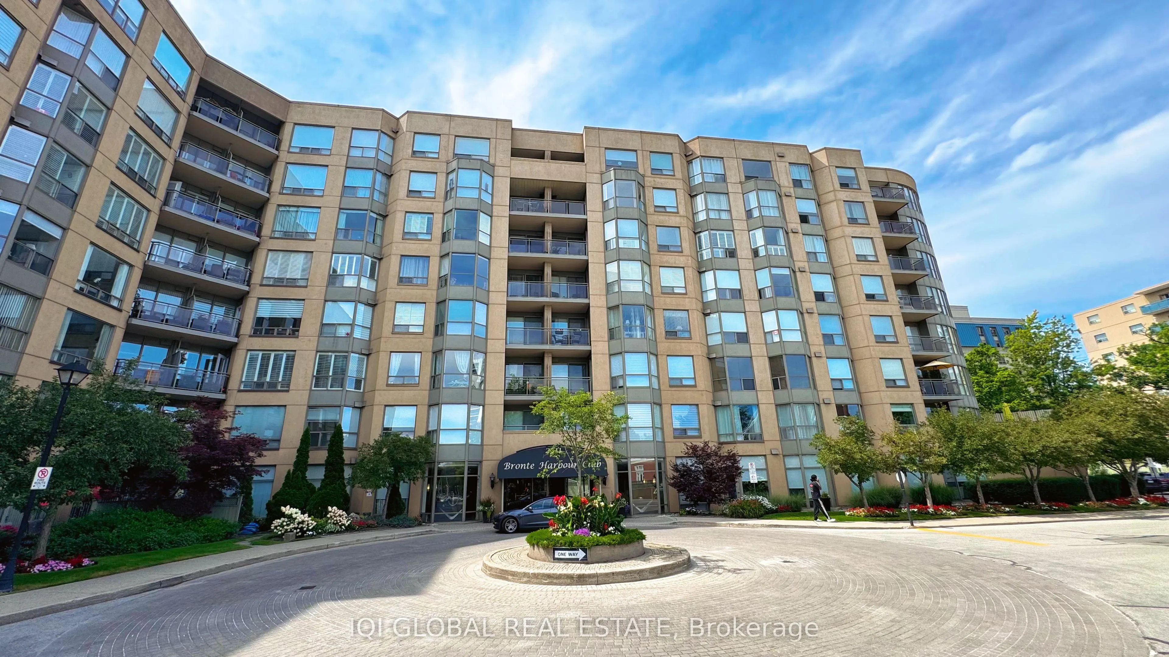 2511 Lakeshore Road W #109