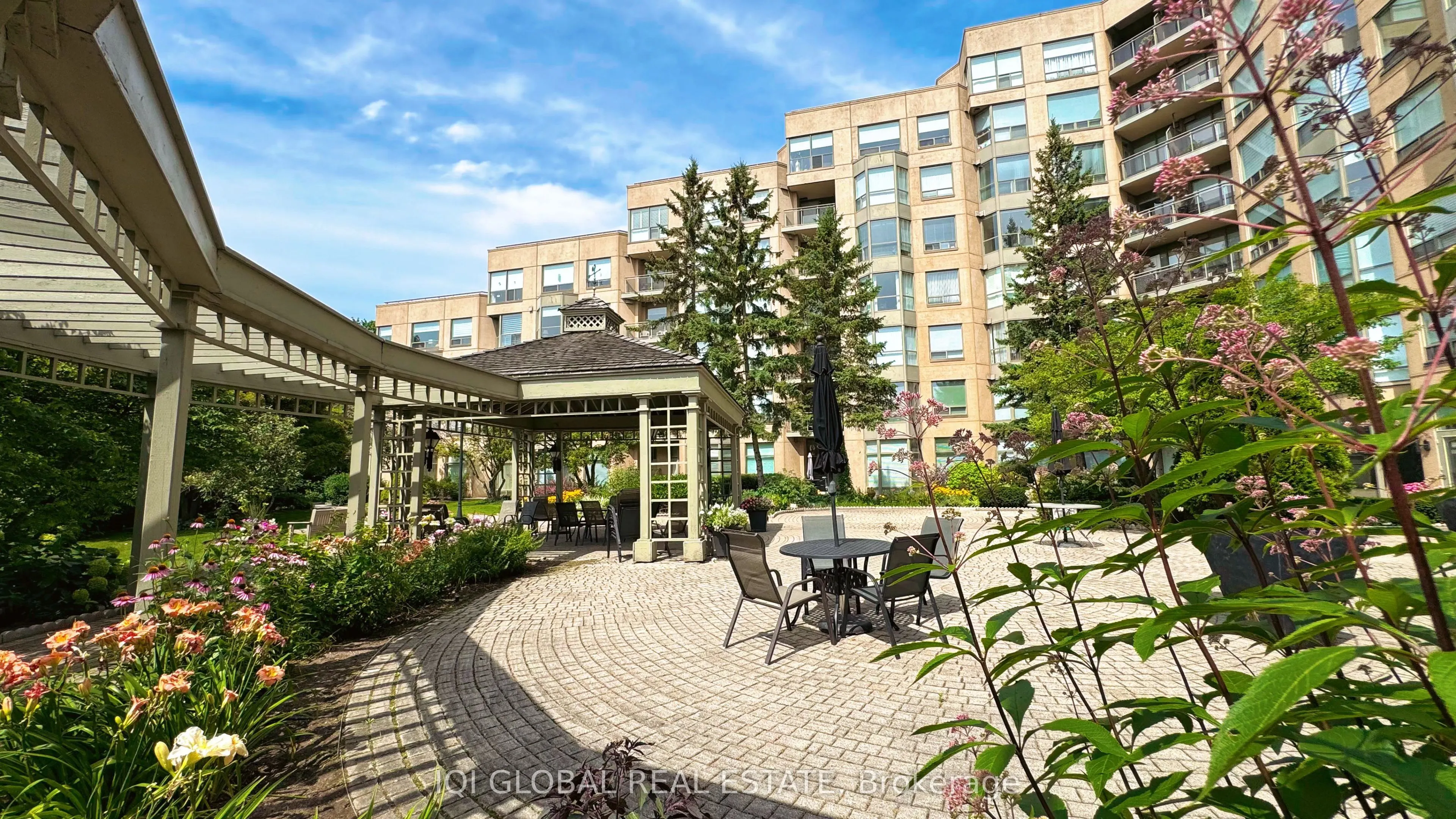 2511 Lakeshore Road W #109