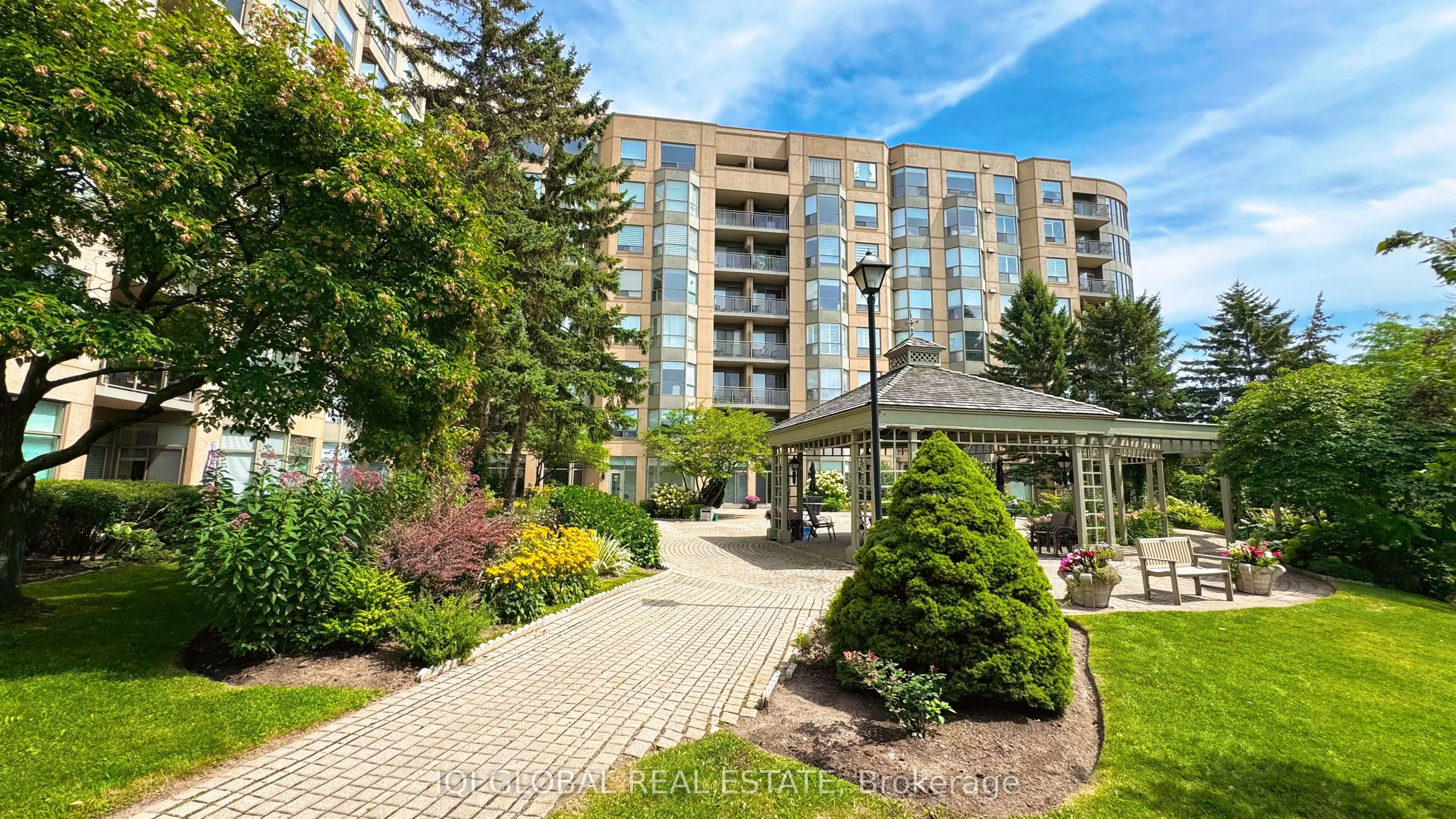 2511 Lakeshore Road W #109
