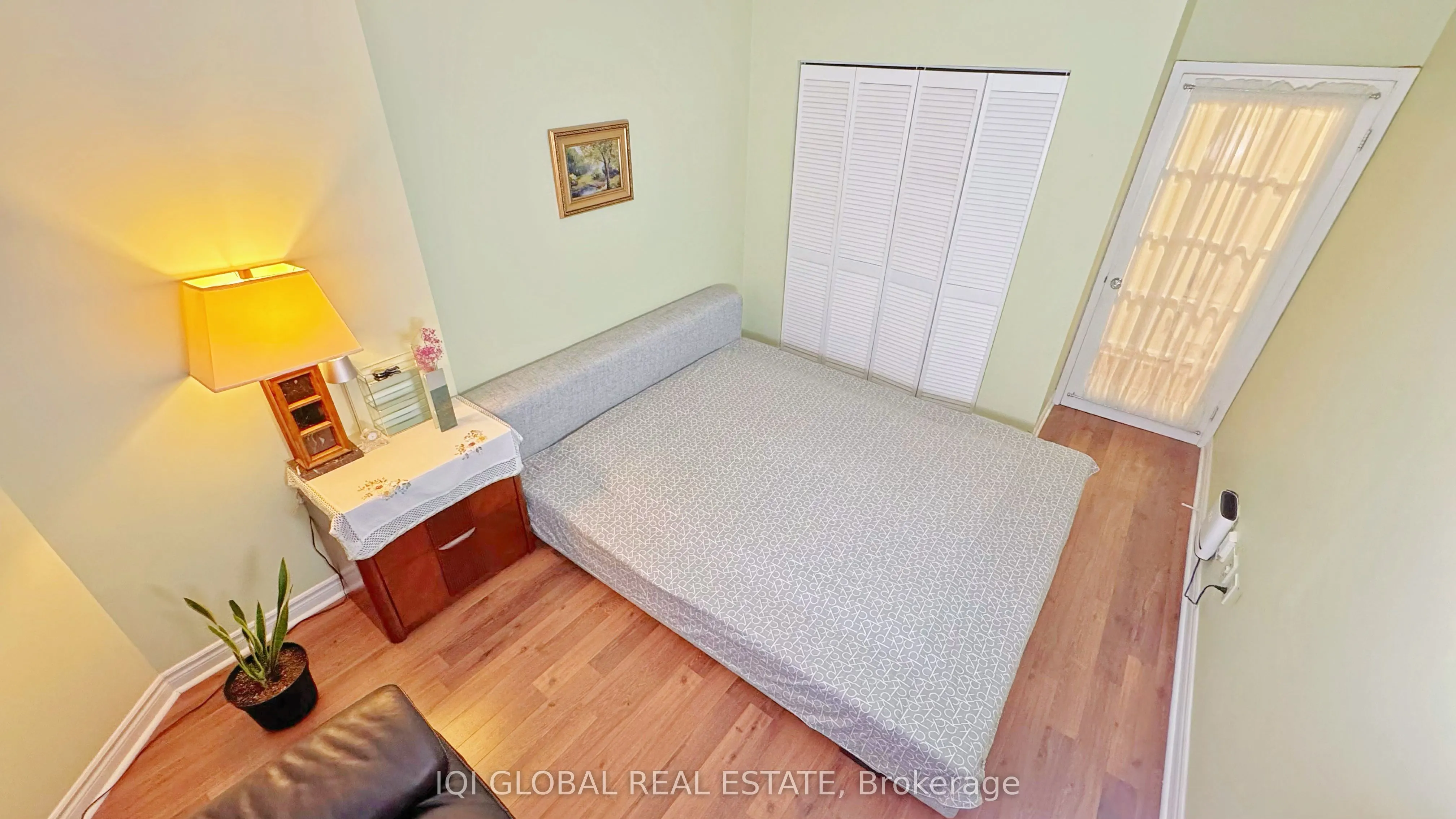 2511 Lakeshore Road W #109