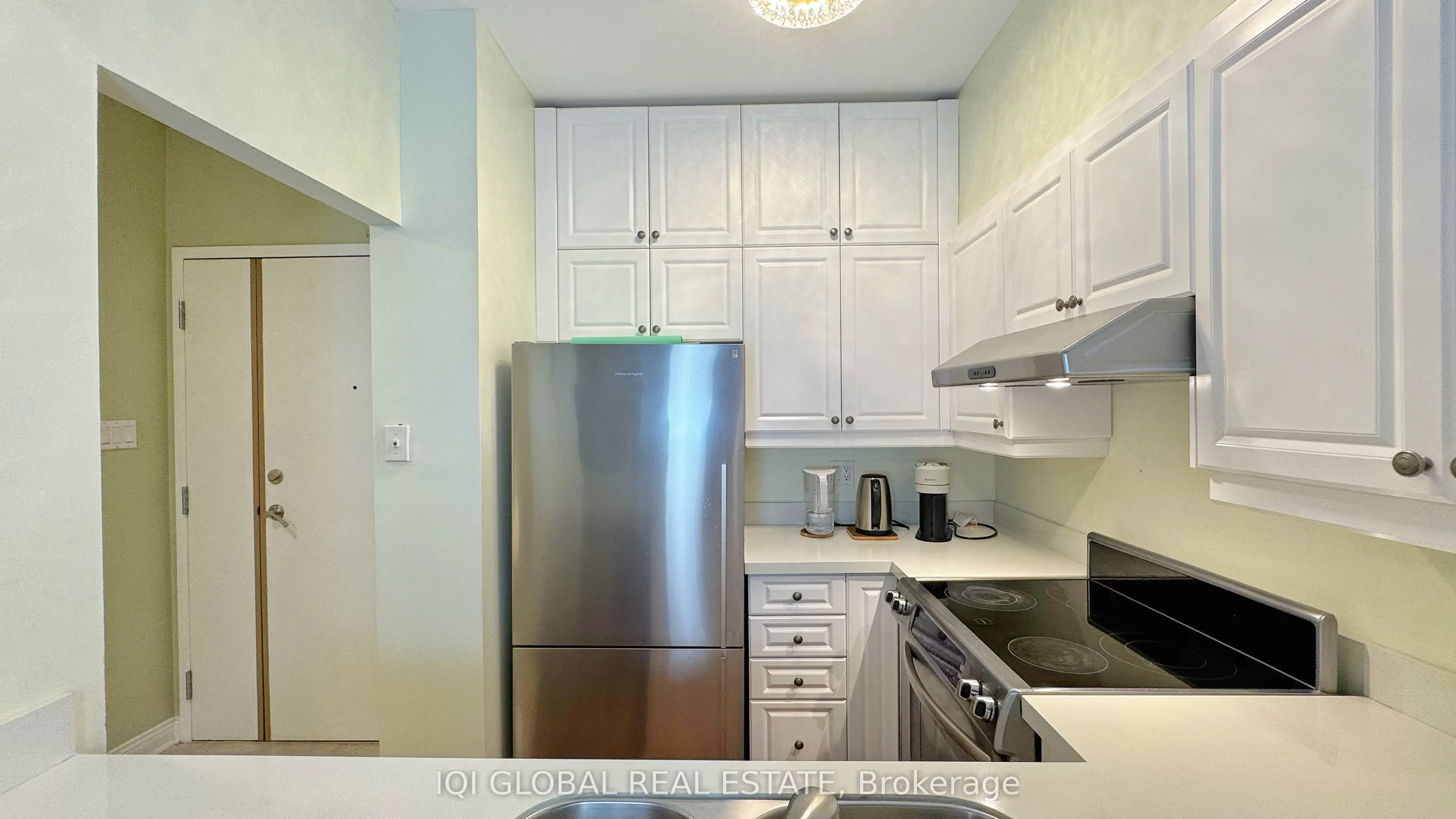 2511 Lakeshore Road W #109
