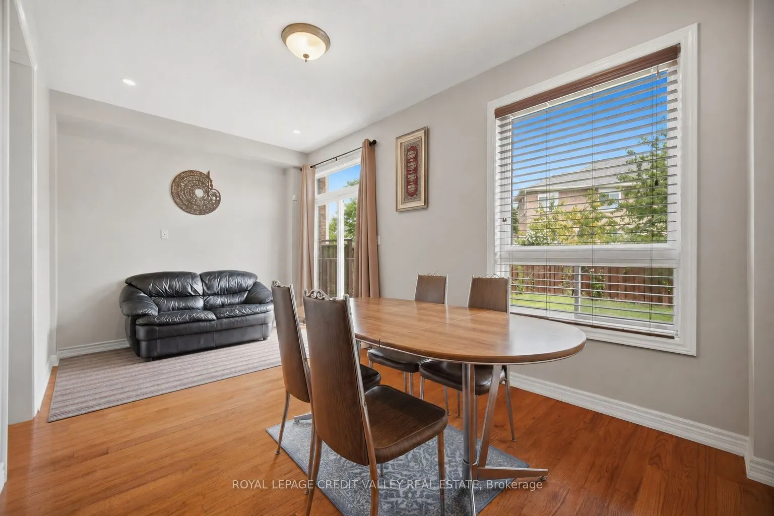 7443 Russian Olive Close