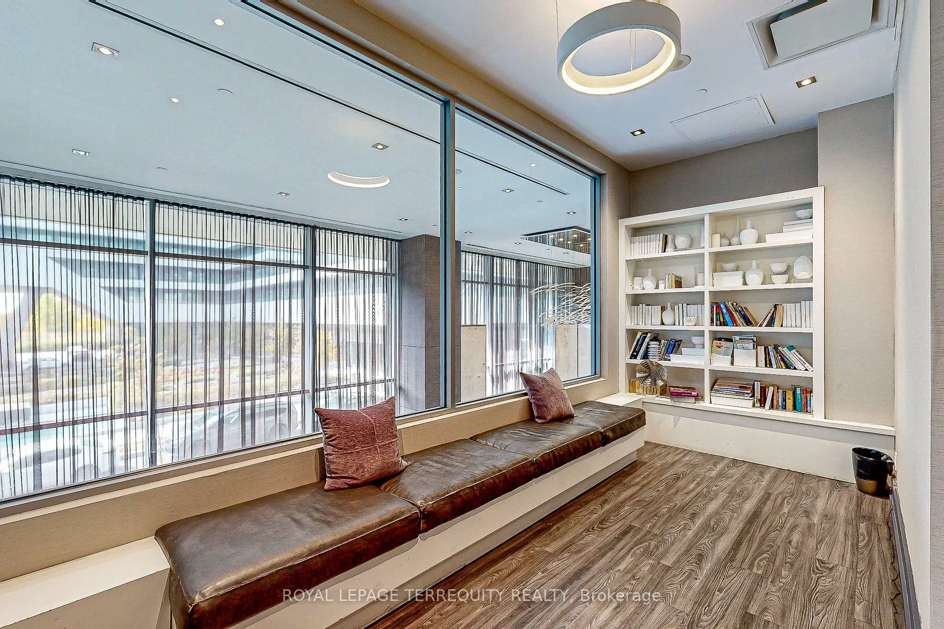 33 Shore Breeze Drive #3111