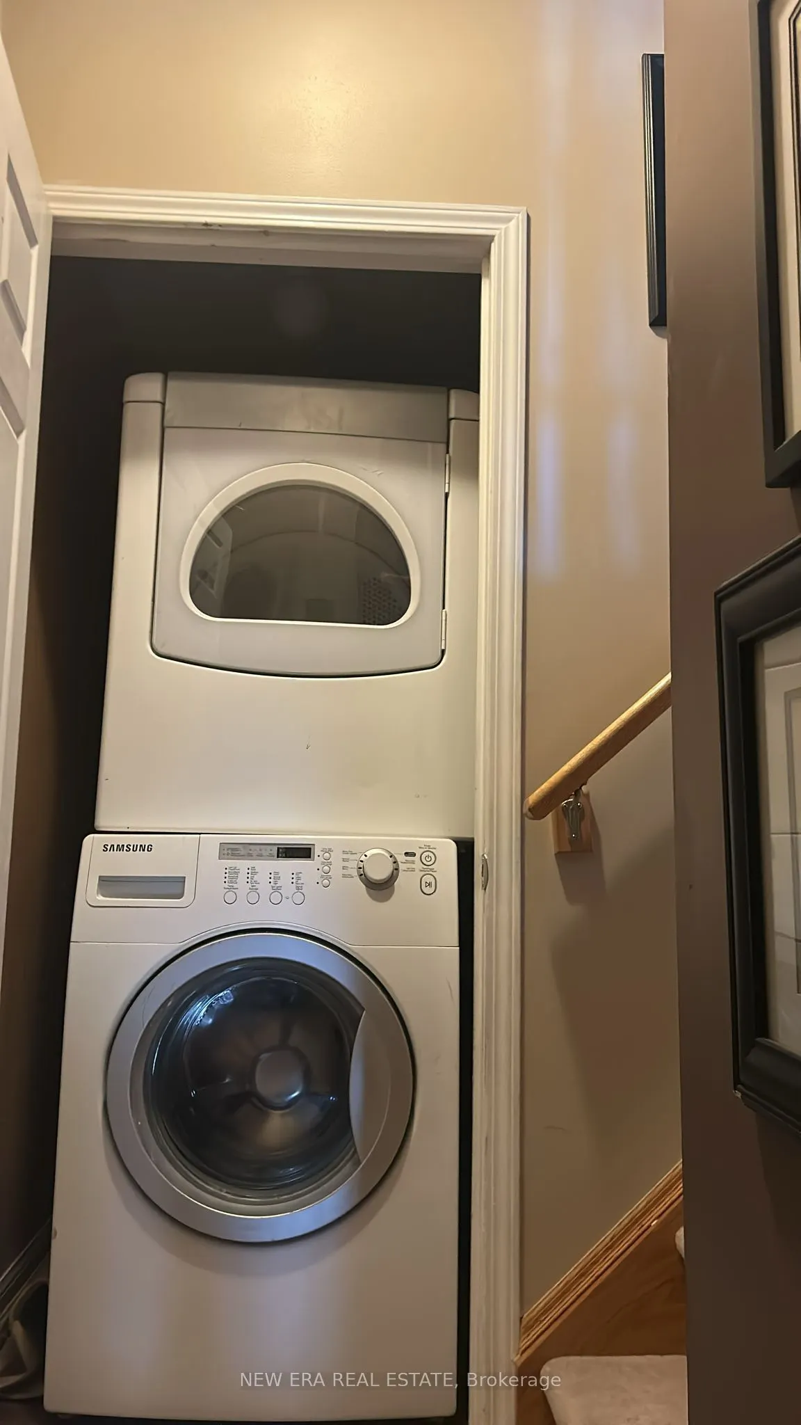 225 Schreyer Crescent
