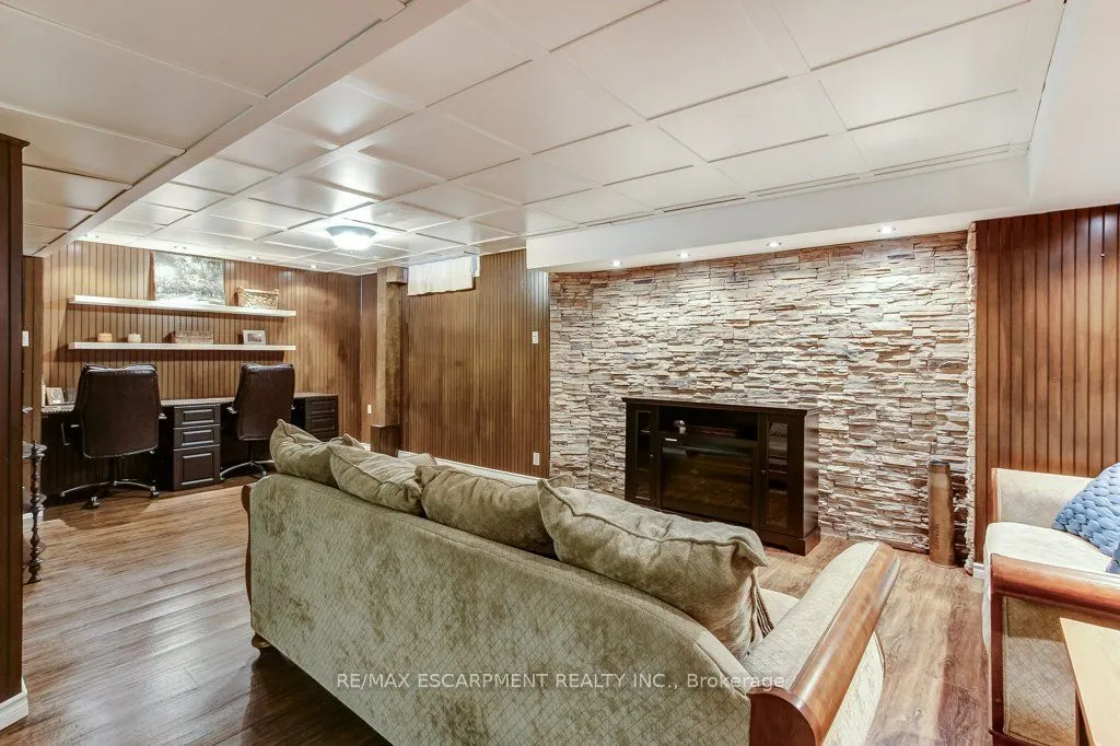 2527 Andover Road