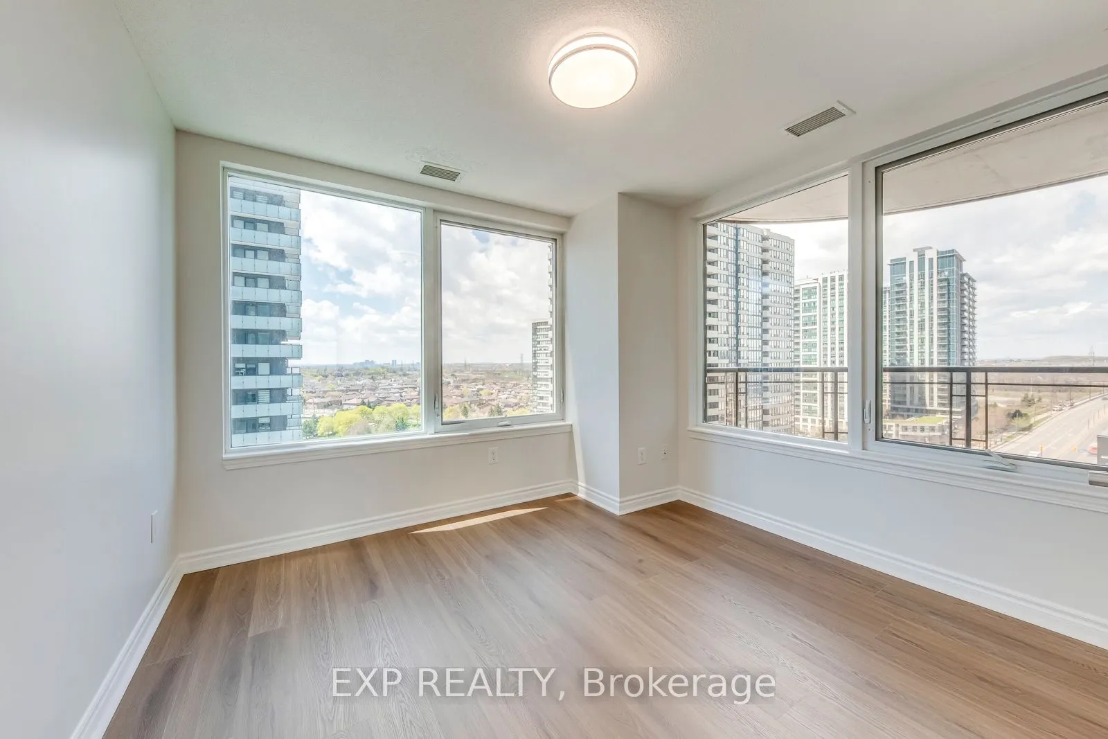 385 Prince Of Wales Drive #1011