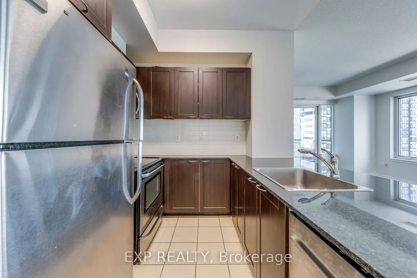 385 Prince Of Wales Drive #1011