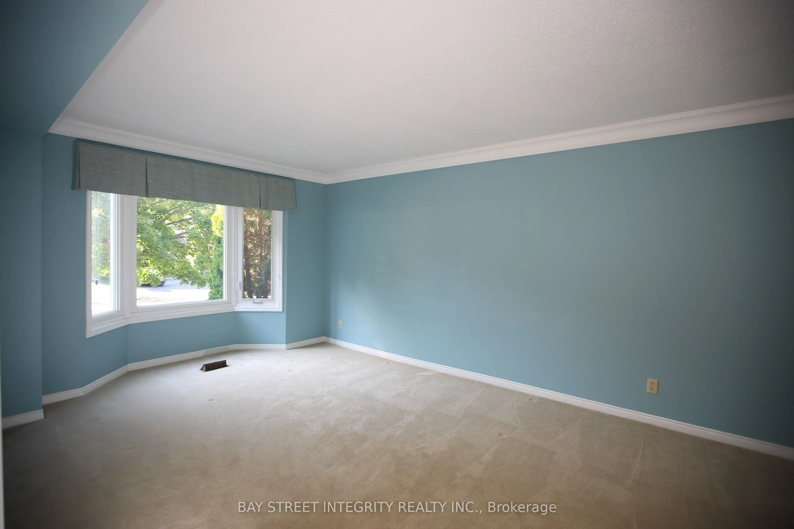 1906 Stoneybrook Court