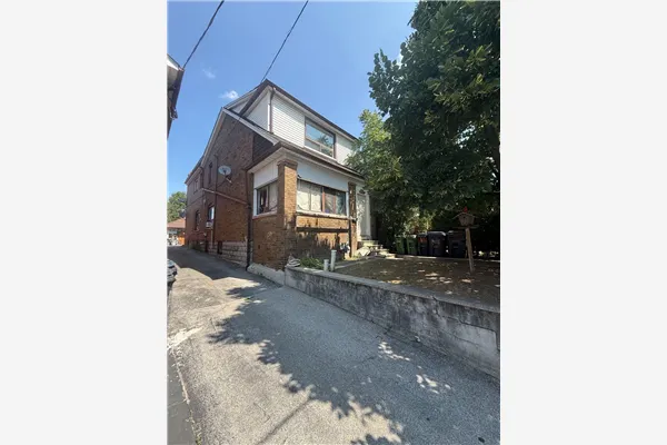 64 Ashburnham Road