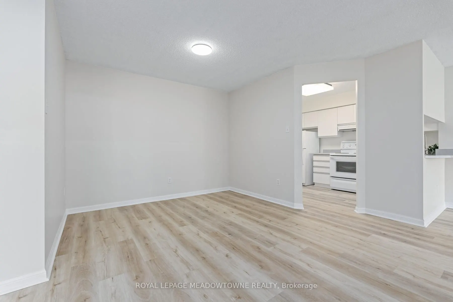 10 Laurelcrest Street #104