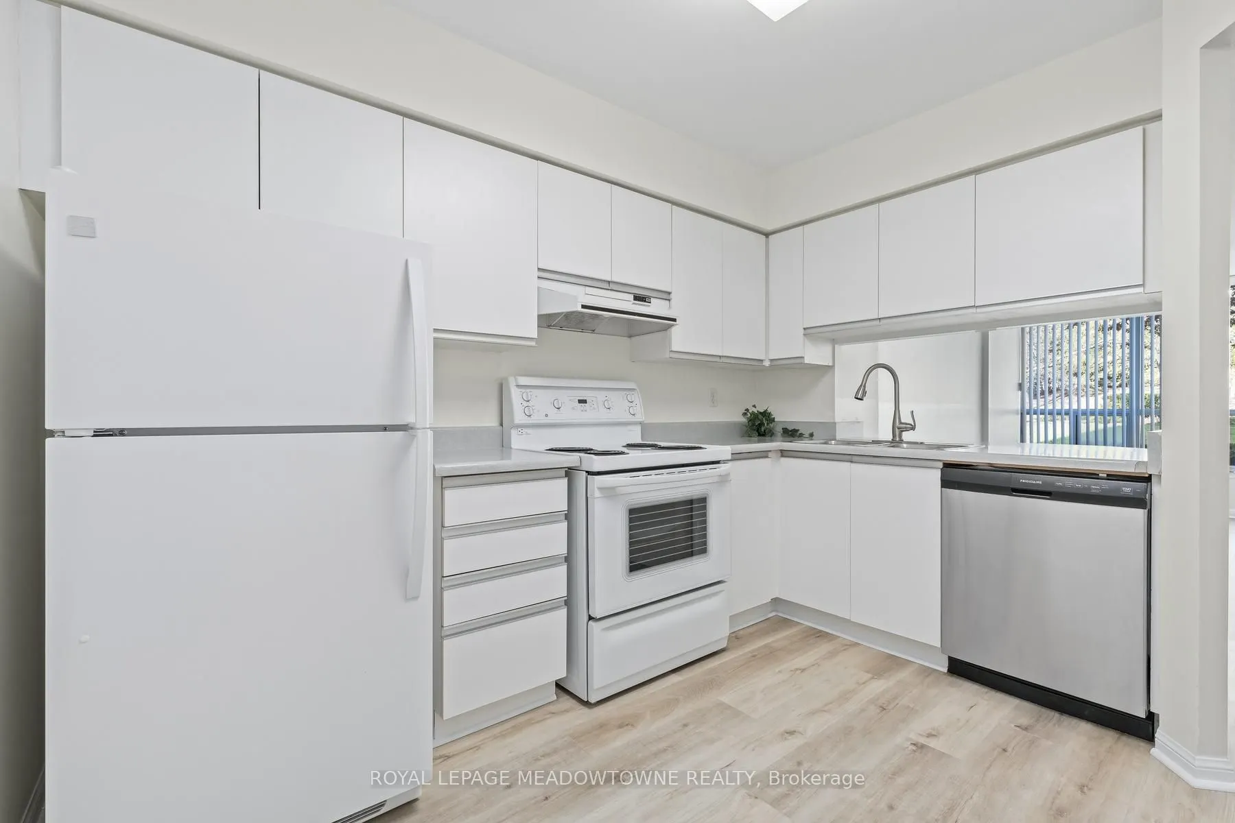 10 Laurelcrest Street #104
