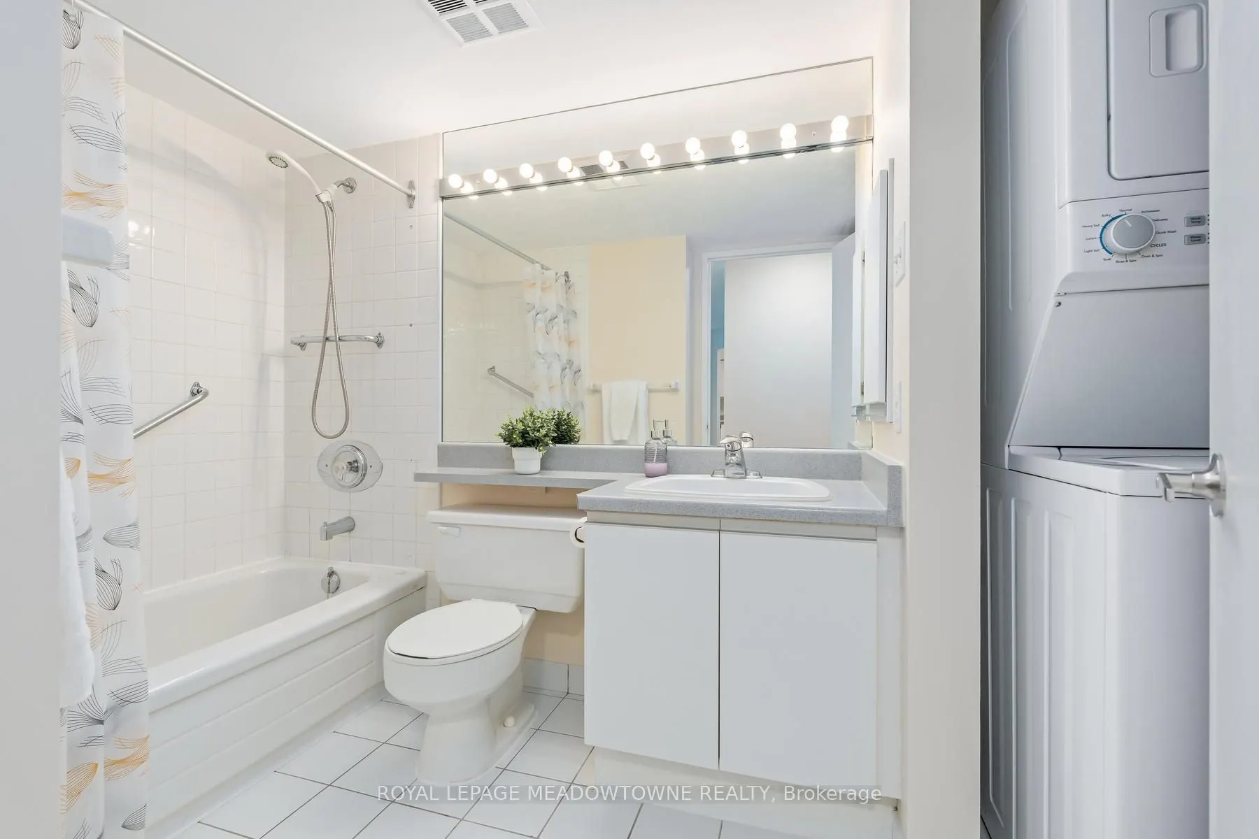 10 Laurelcrest Street #104